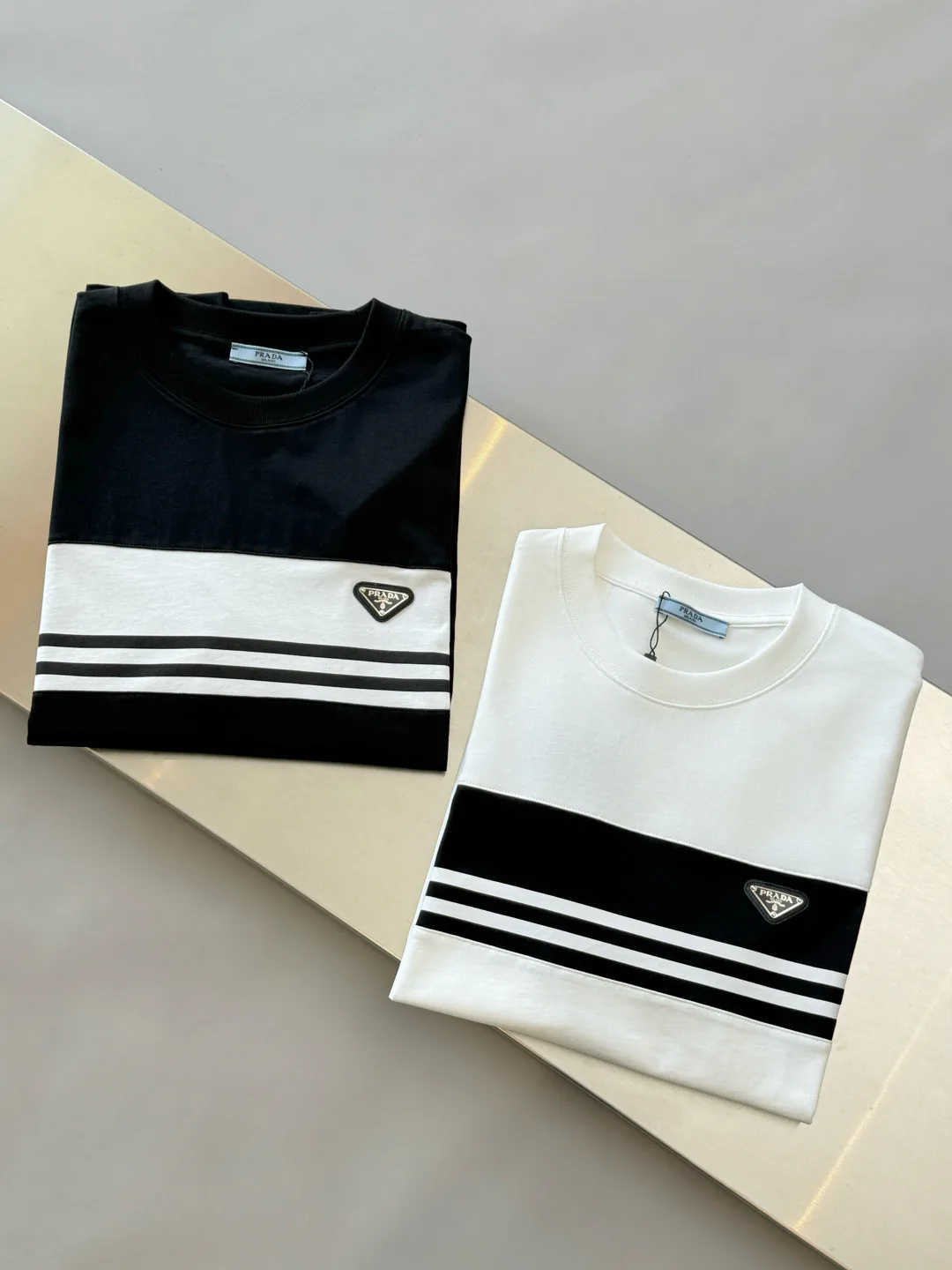 Футболки Женские Prada 11615931