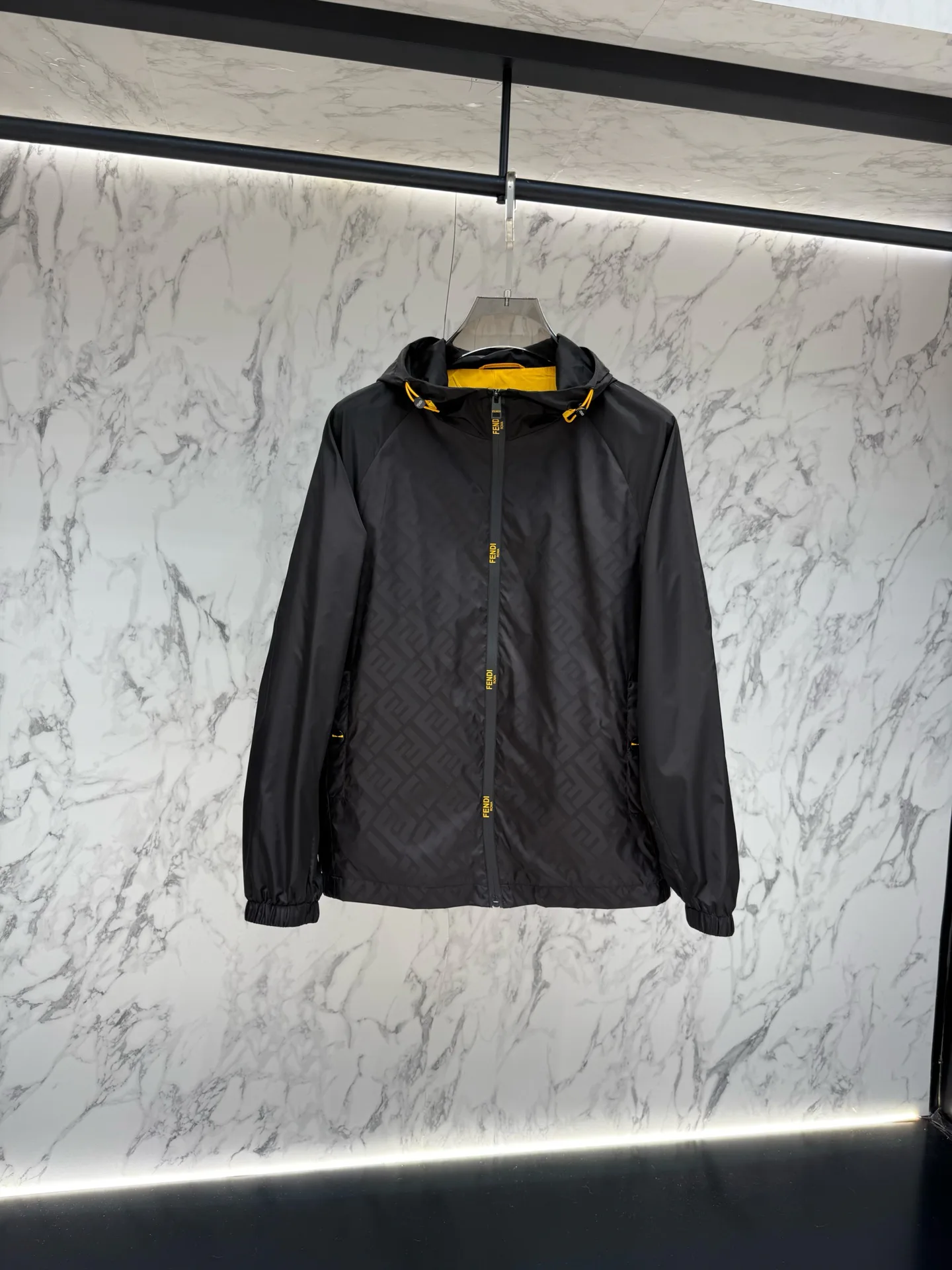 Куртки И Пуховики Мужские Fendi 11729460