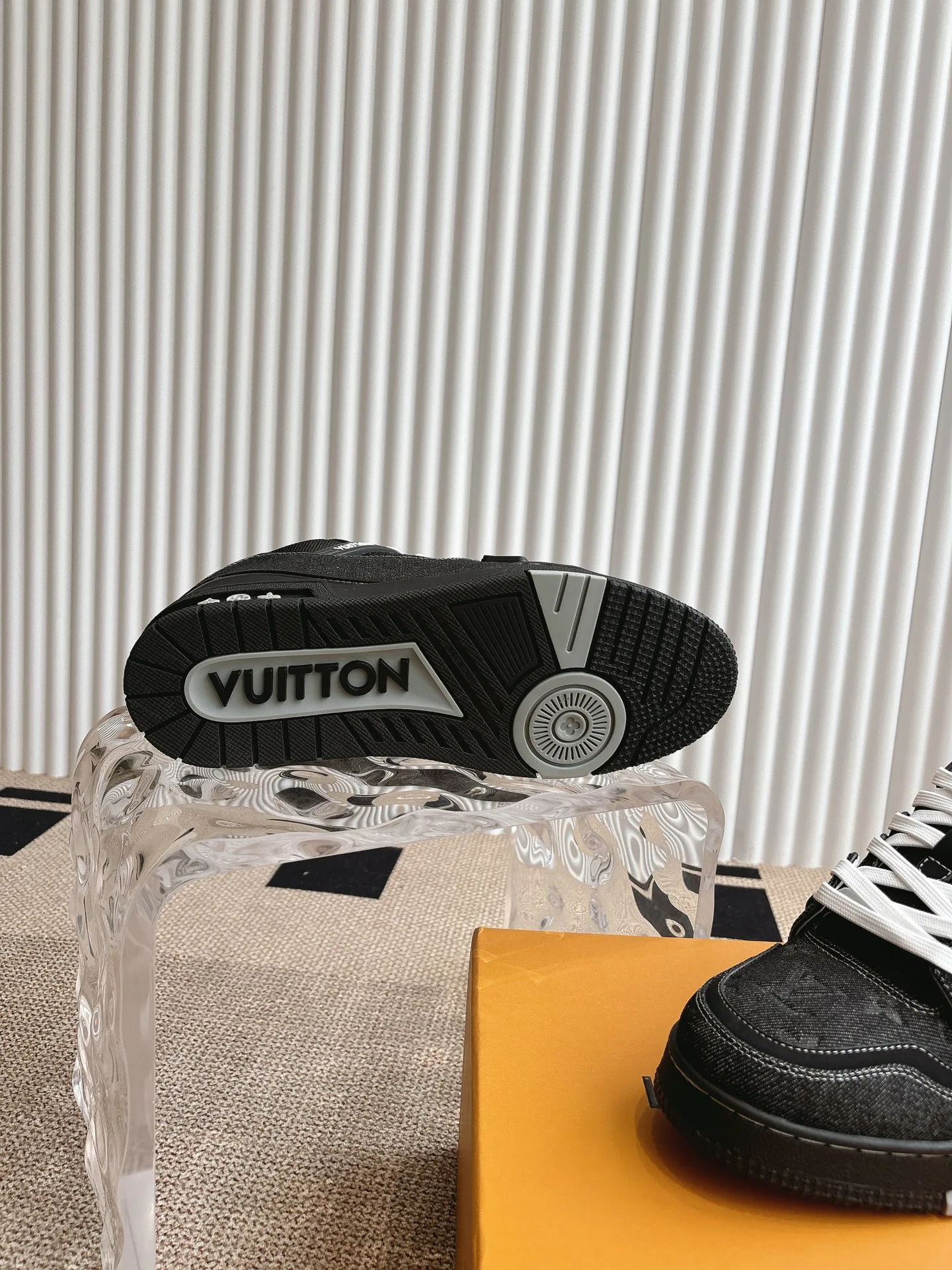 Кроссовки Женские Louis Vuitton 9464427