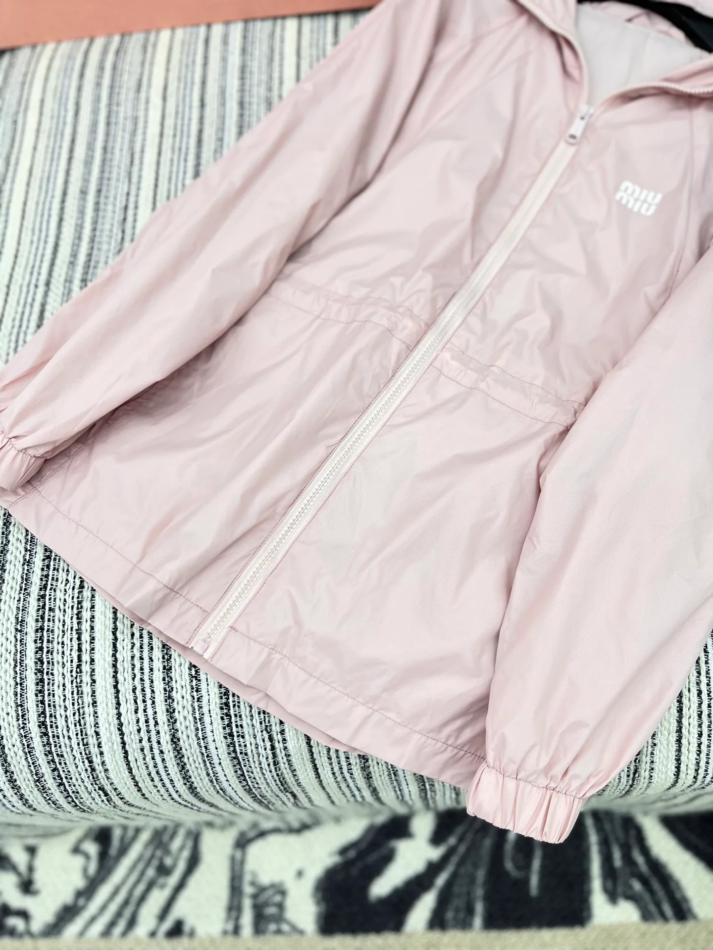 Куртки И Пуховики Женские Miu Miu 21463