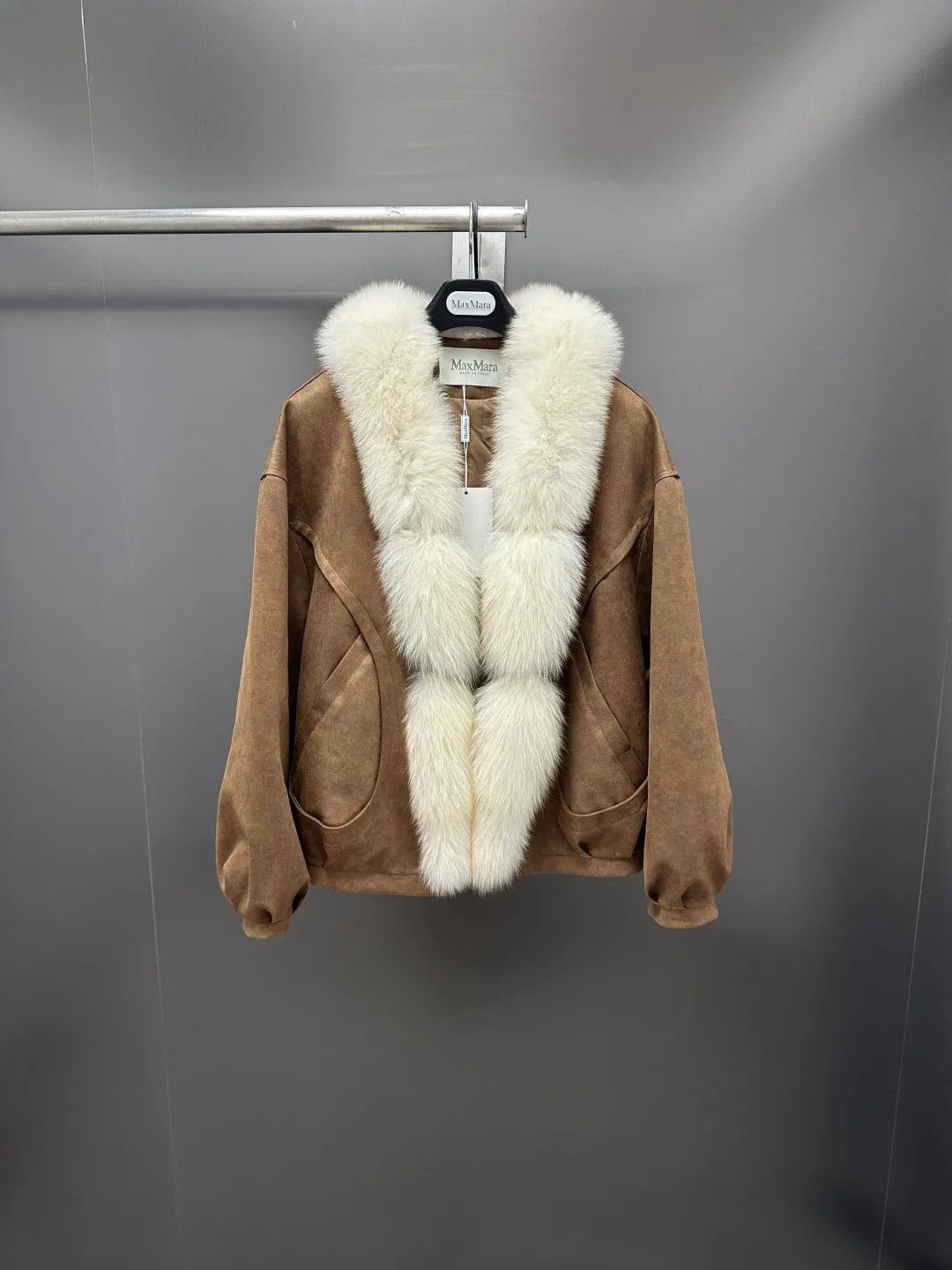 Куртки И Пуховики Женские Max Mara 18702440