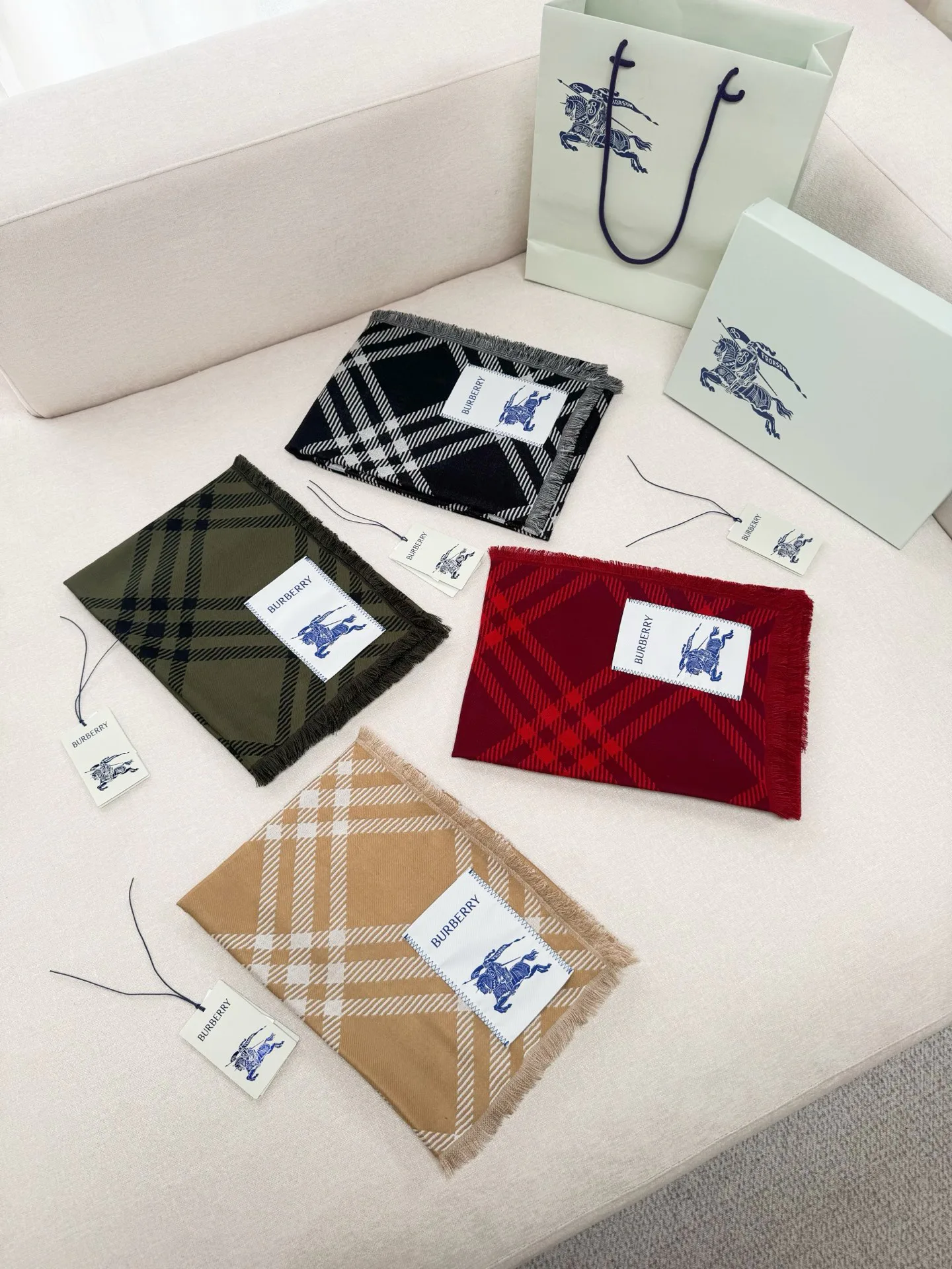 Шарфы Burberry 239865