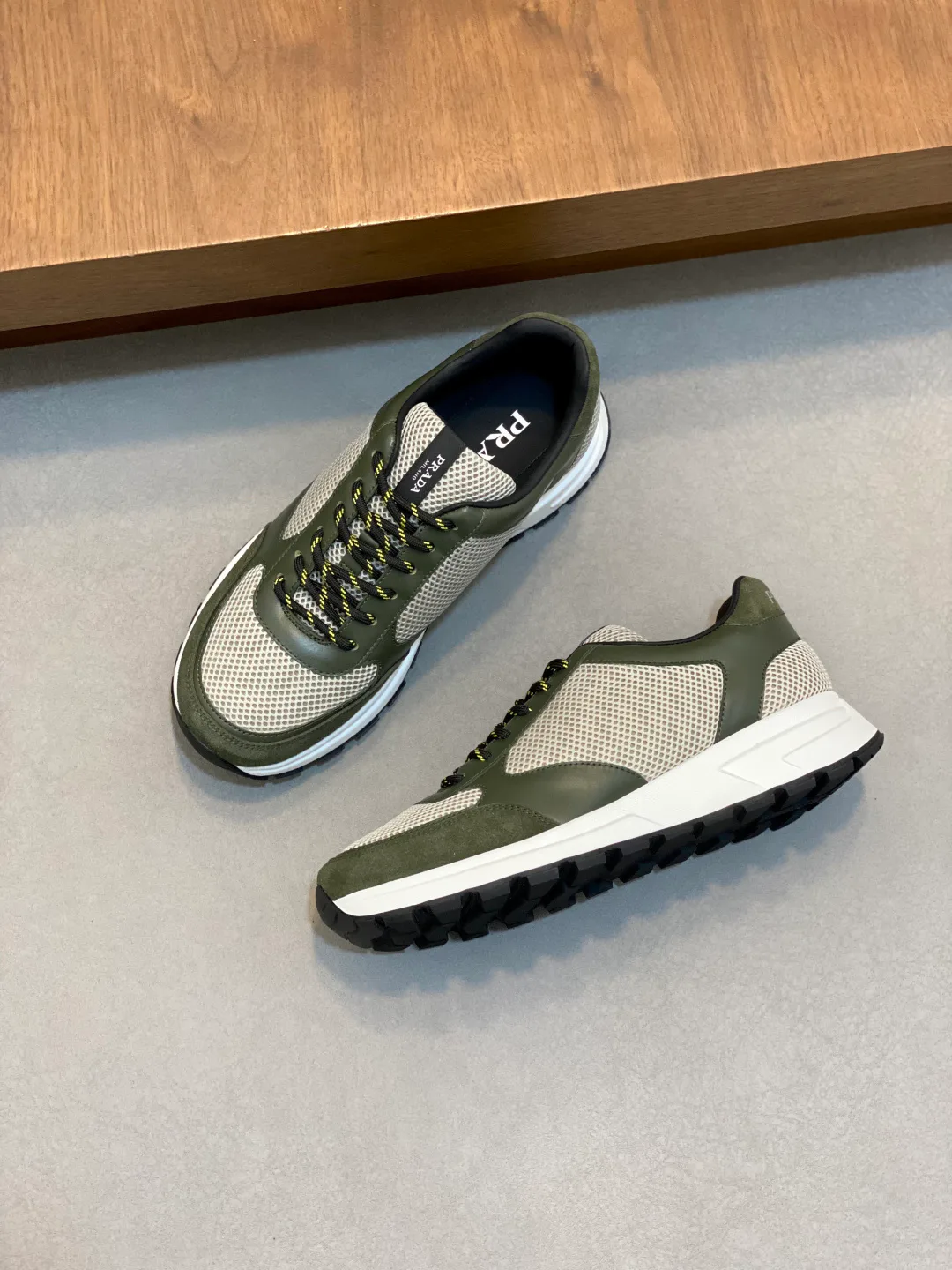 Кроссовки Мужские Prada 18079029