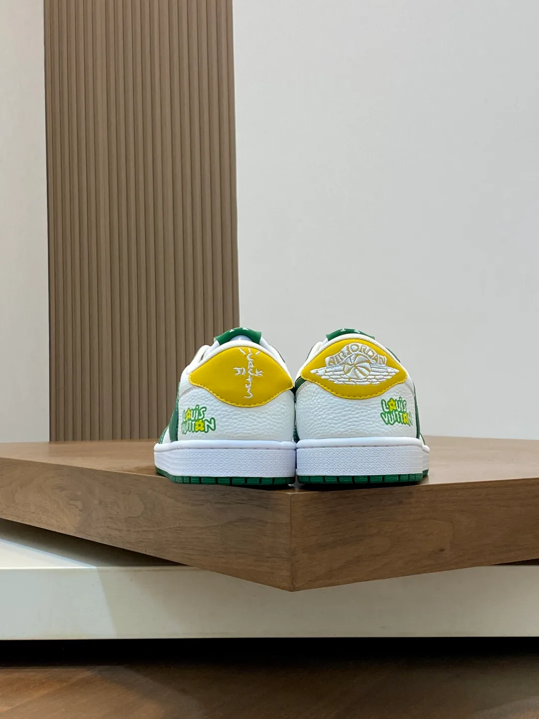 Кроссовки Мужские Louis Vuitton 162946