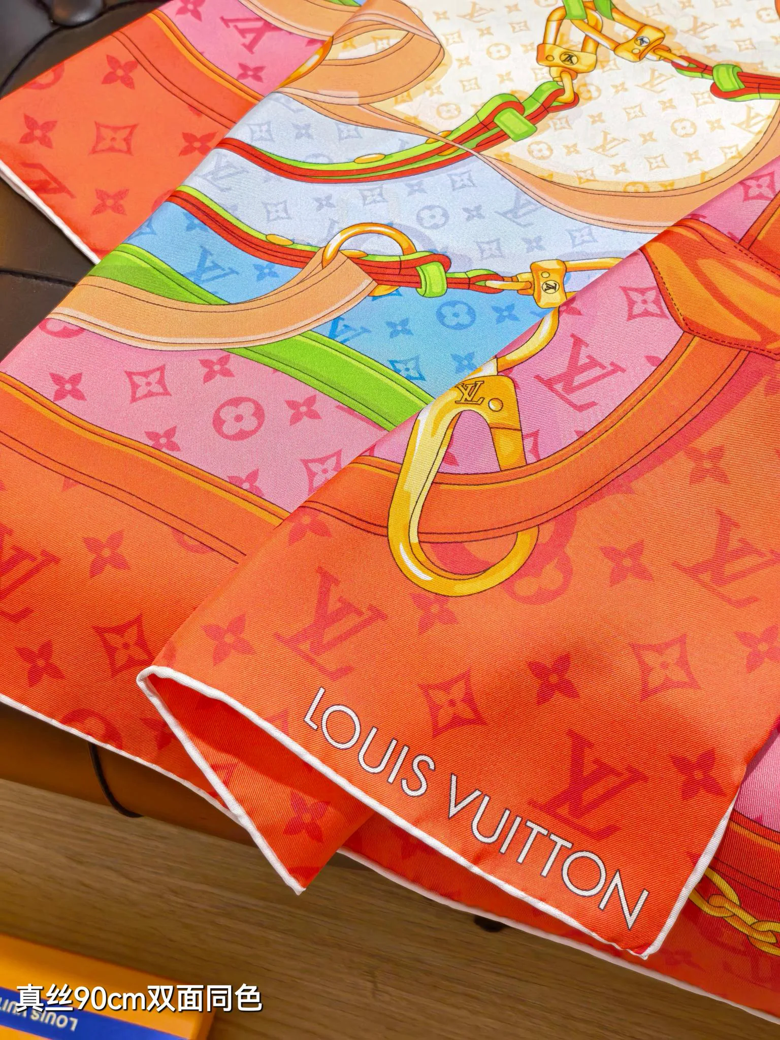 Текстиль Louis Vuitton 12918526