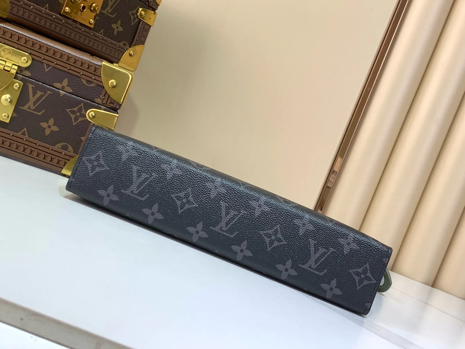 Клатчи Женские Louis Vuitton 17499385