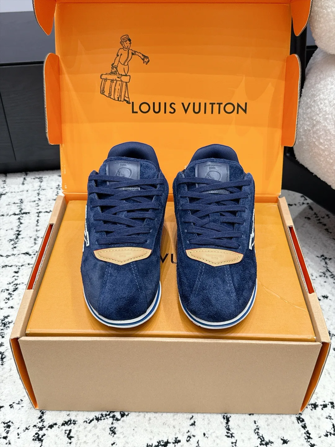 Кроссовки Женские Louis Vuitton 18406467