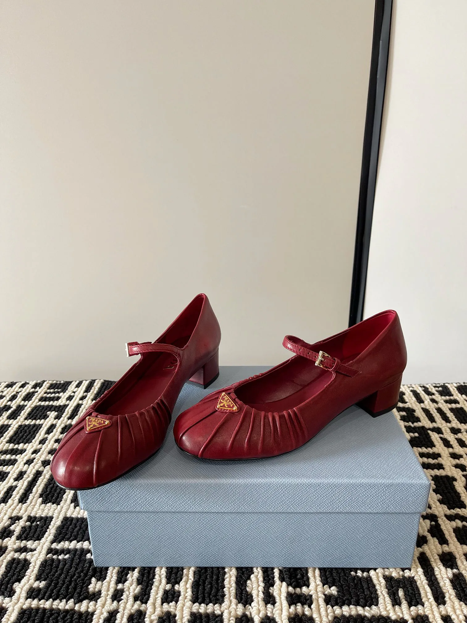 Босоножки Женские Prada 11407429