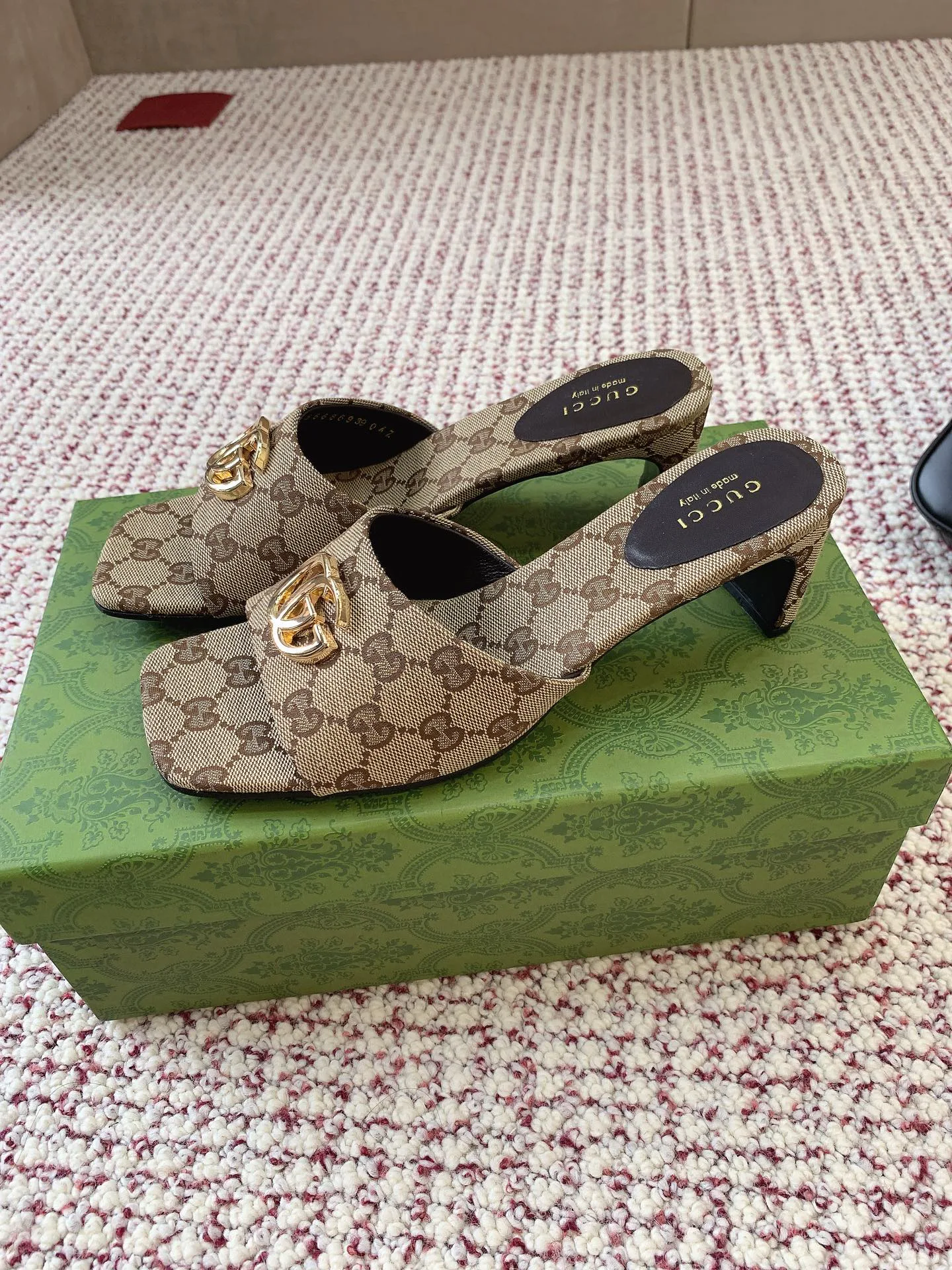 Босоножки Женские Gucci 13438264