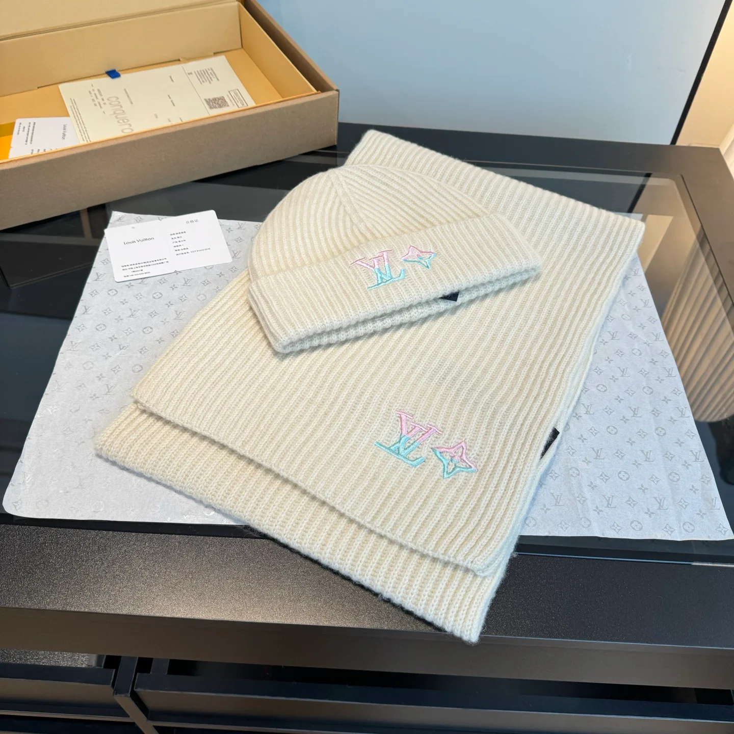 Шарфы Louis Vuitton 613398