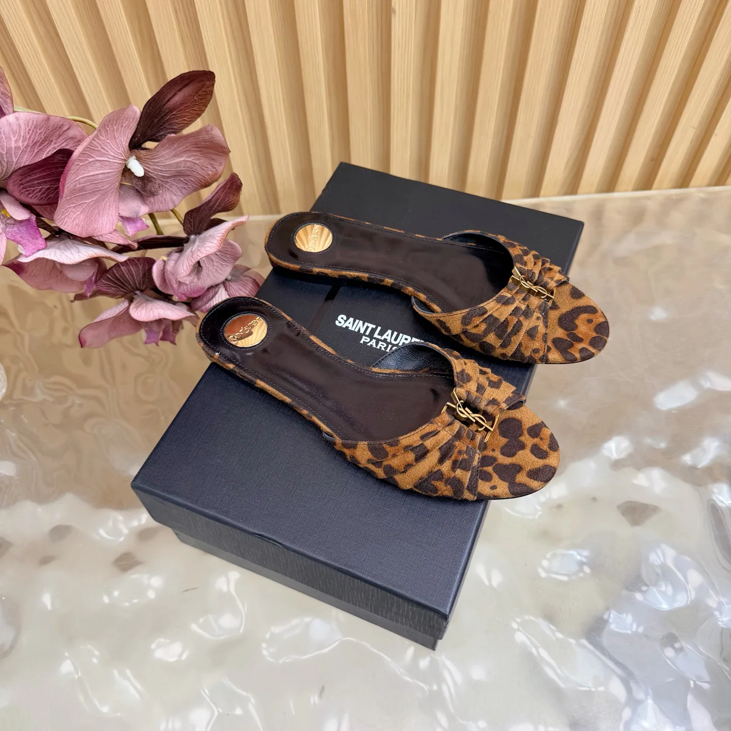 Шлепанцы Женские Saint Laurent 11660318