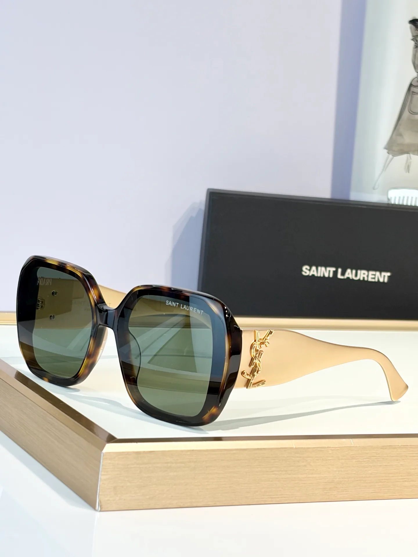 Очки Saint Laurent 17649619