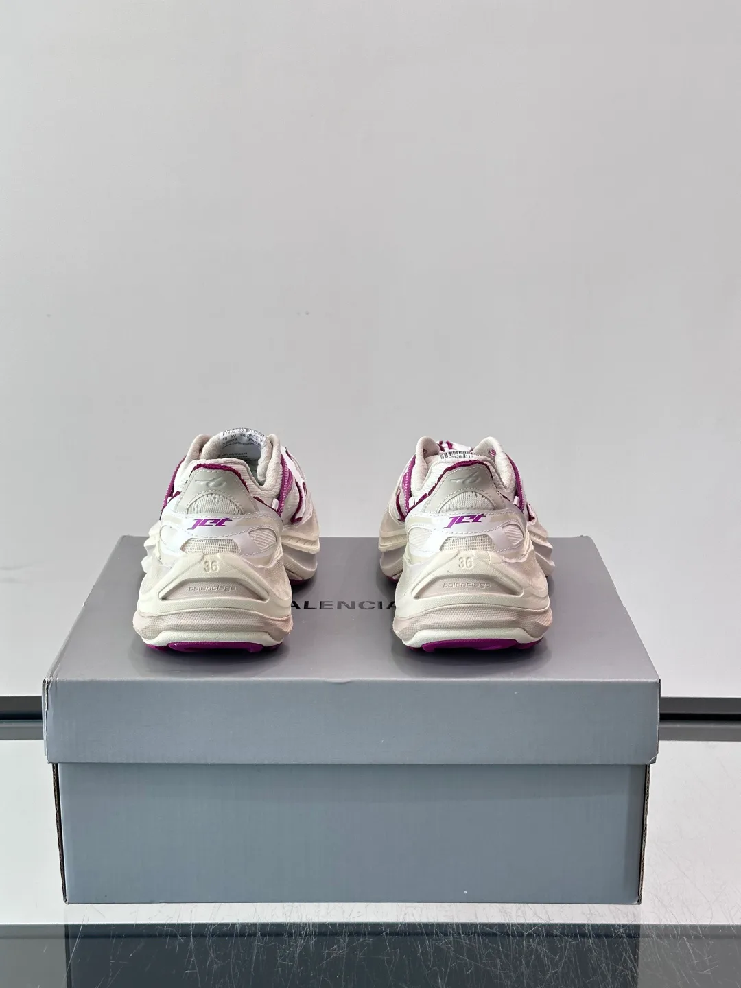 Кроссовки Женские Balenciaga 17649837