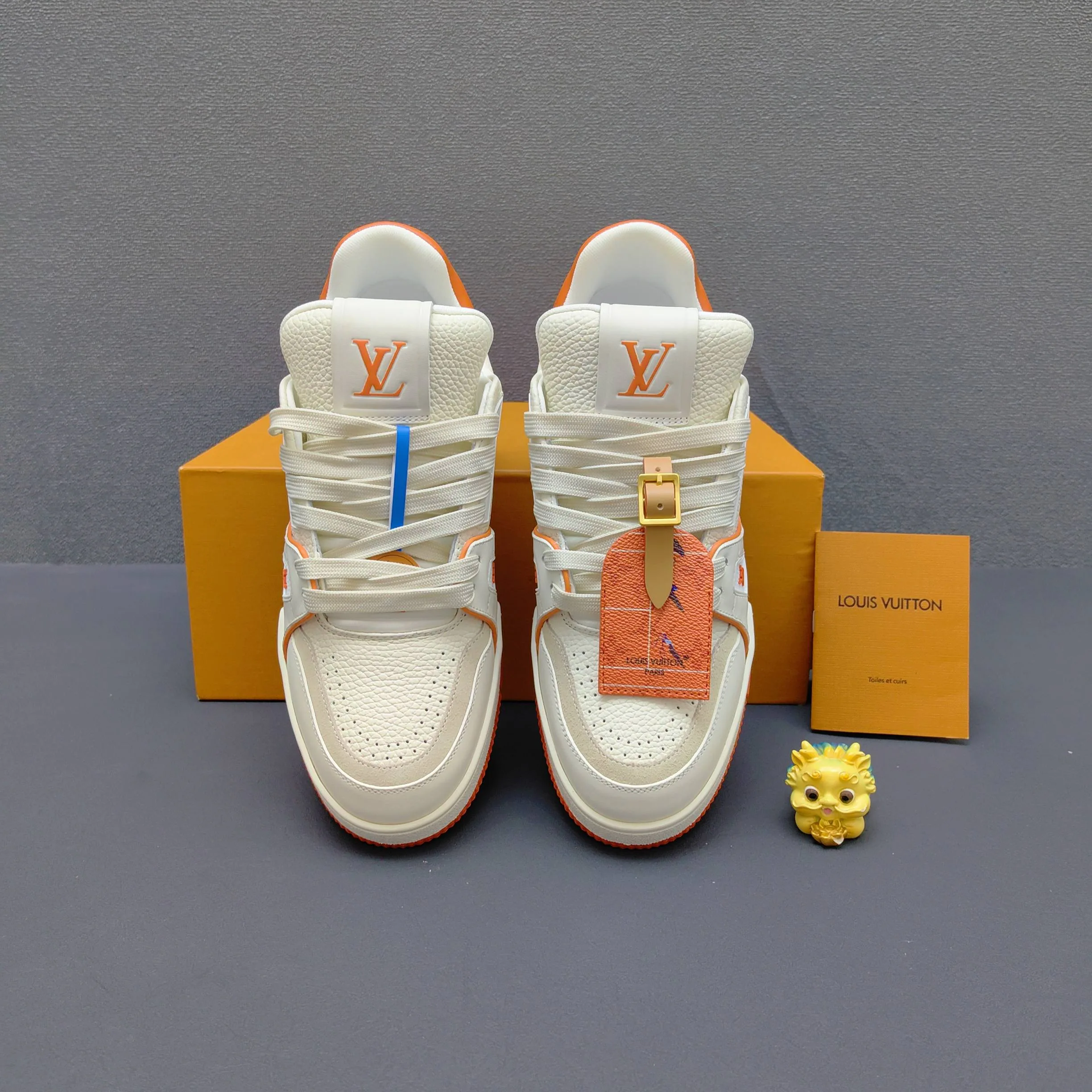Кроссовки Женские Louis Vuitton 17725120