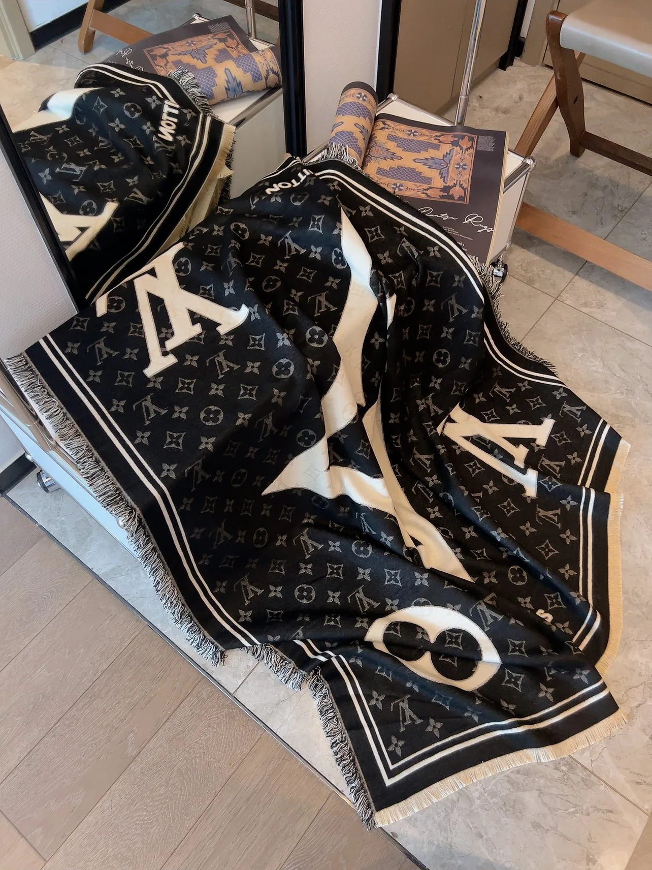 Шарфы Louis Vuitton 91007