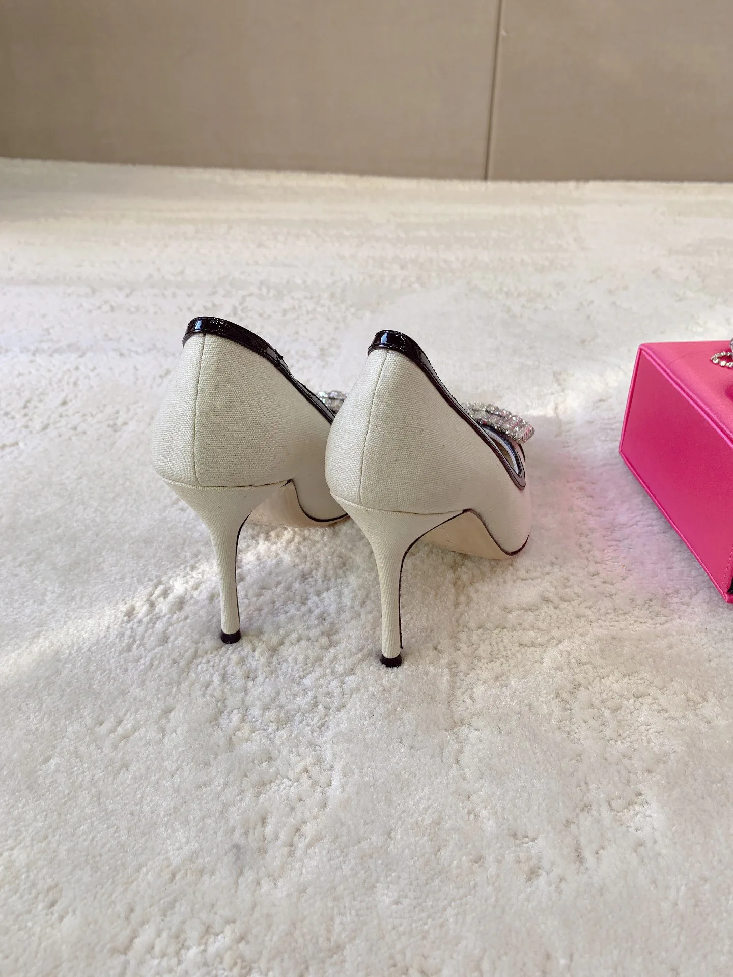 Туфли Женские Manolo Blahnik 18698274