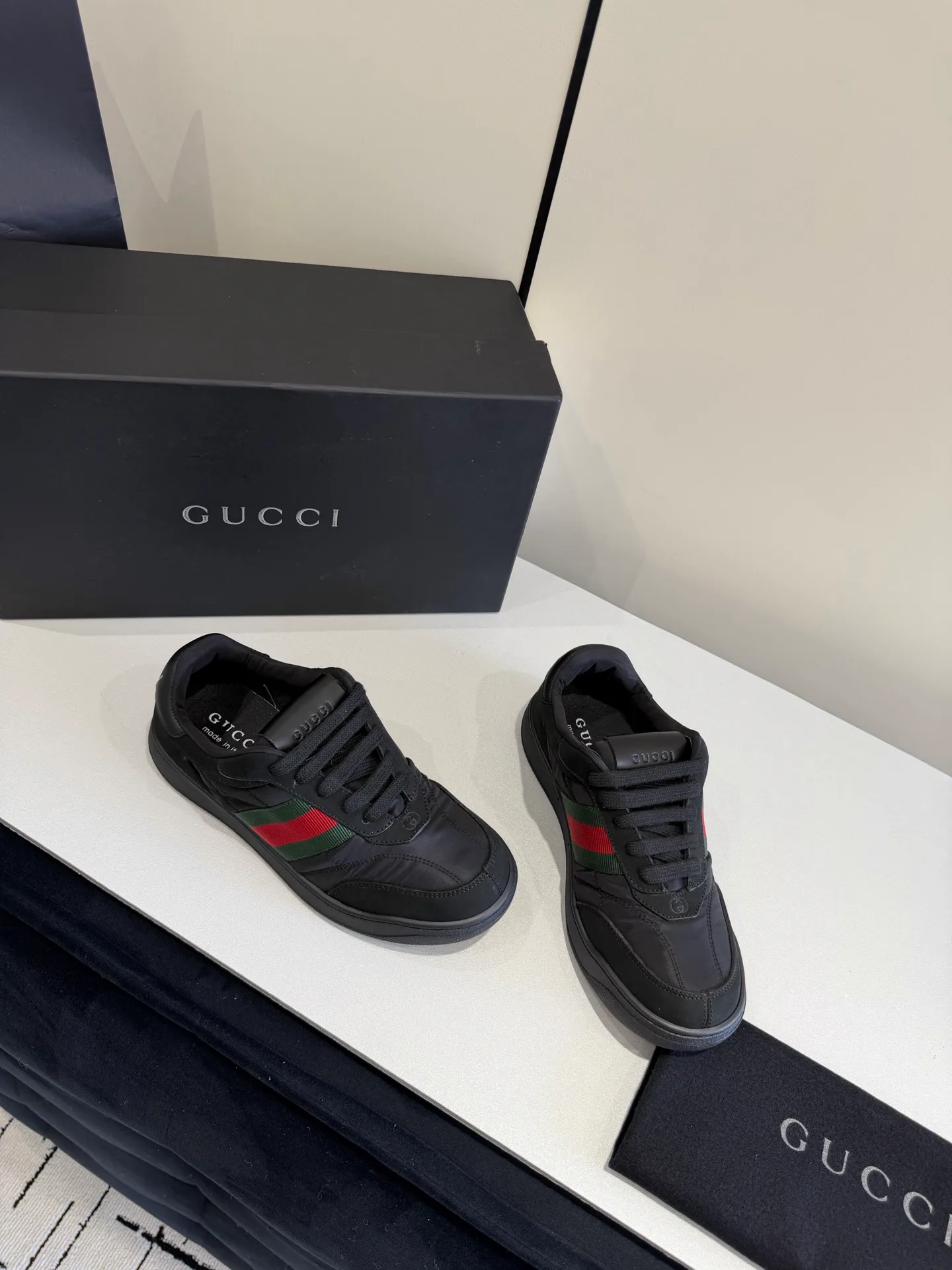 Кроссовки Женские Gucci 18369664