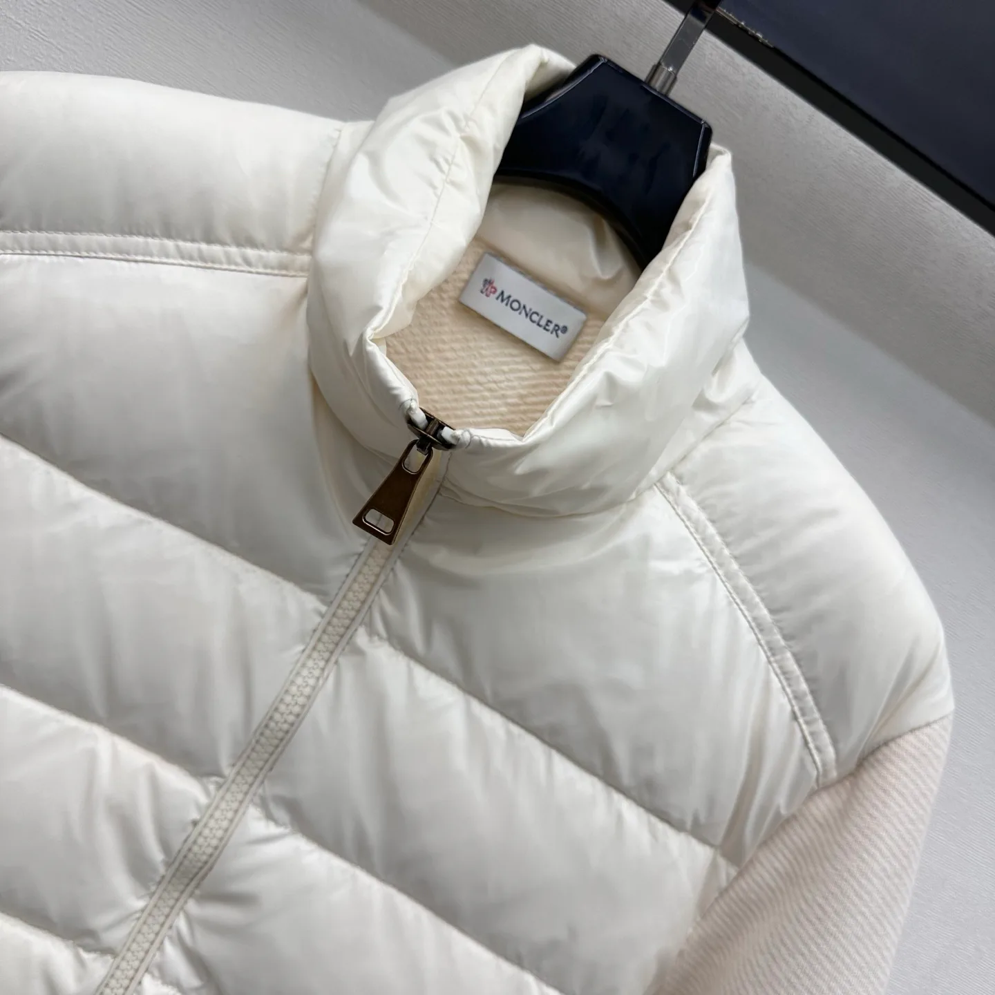 Куртки И Пуховики Женские Moncler 18141497