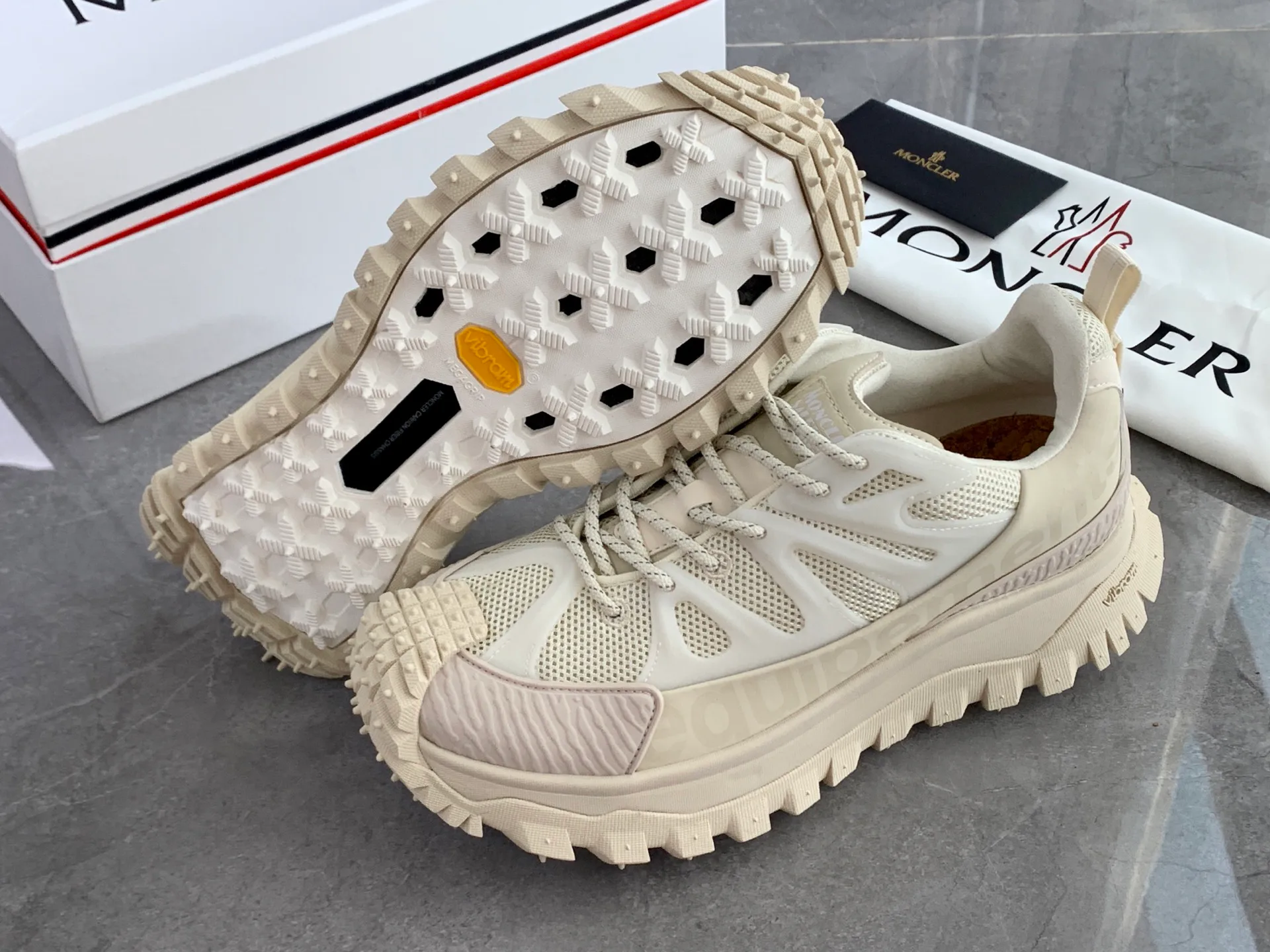 Кроссовки Женские Moncler 3415315