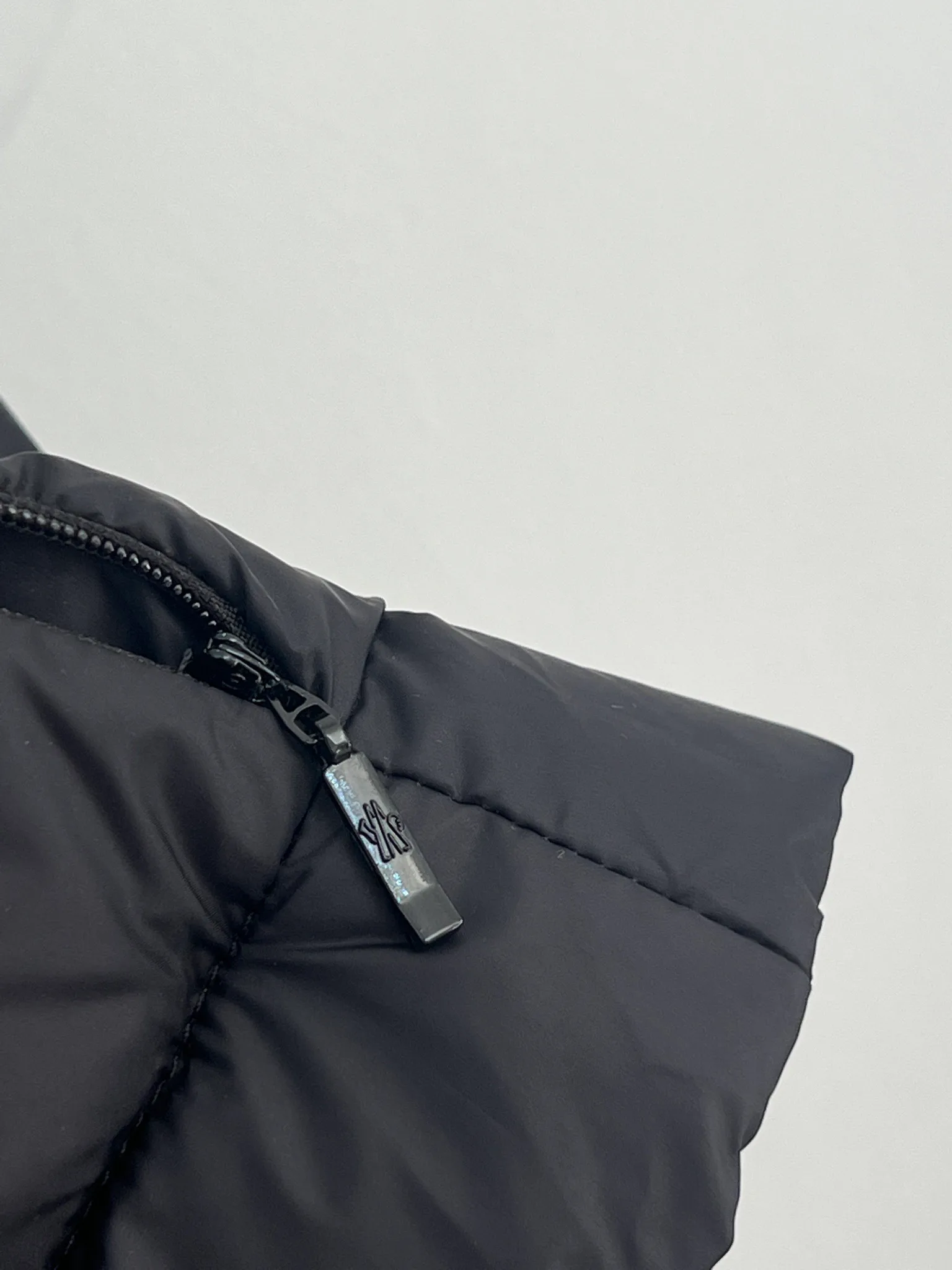 Куртки И Пуховики Женские Moncler 18416160