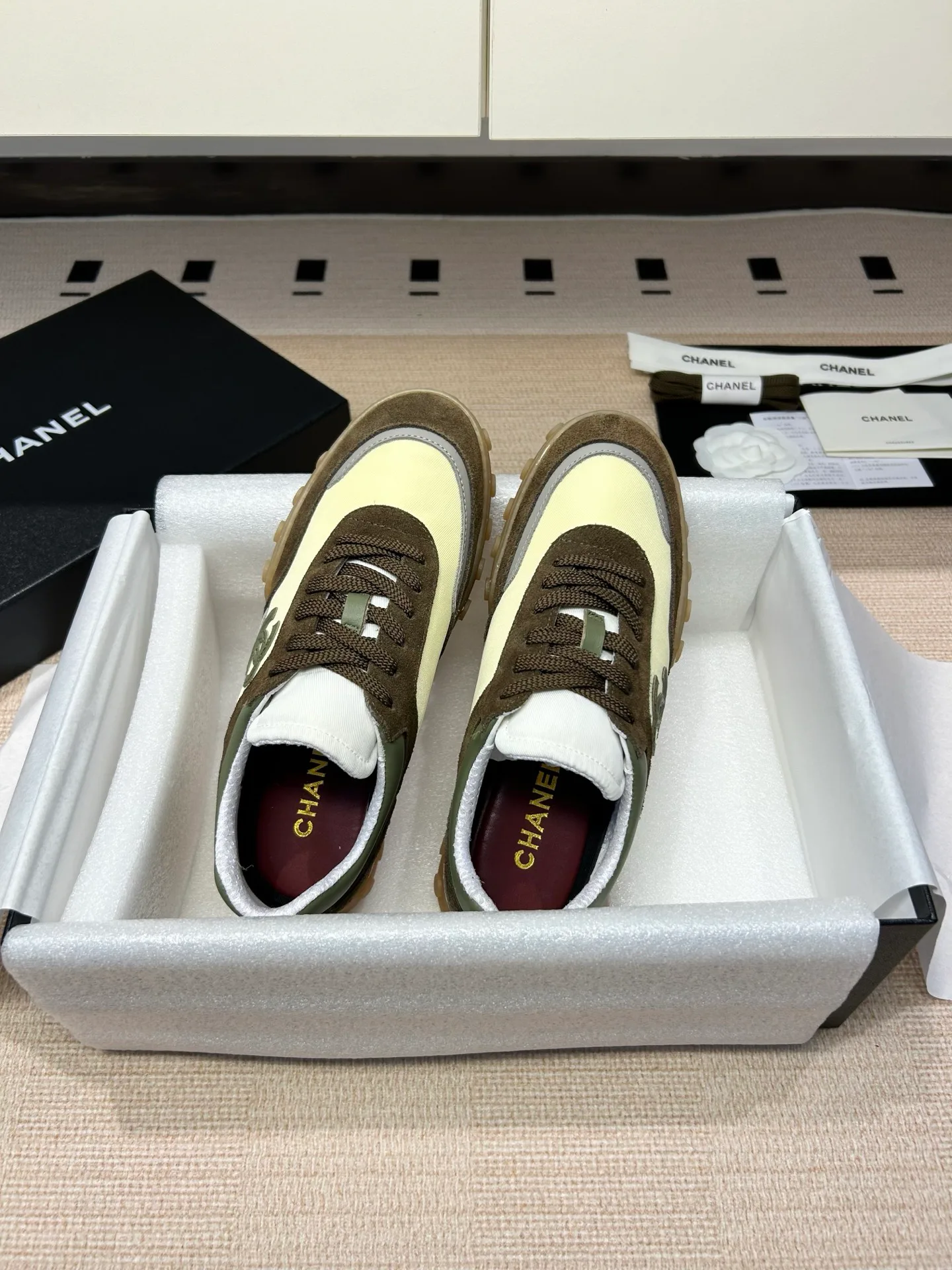 Кроссовки Женские Chanel 11579323