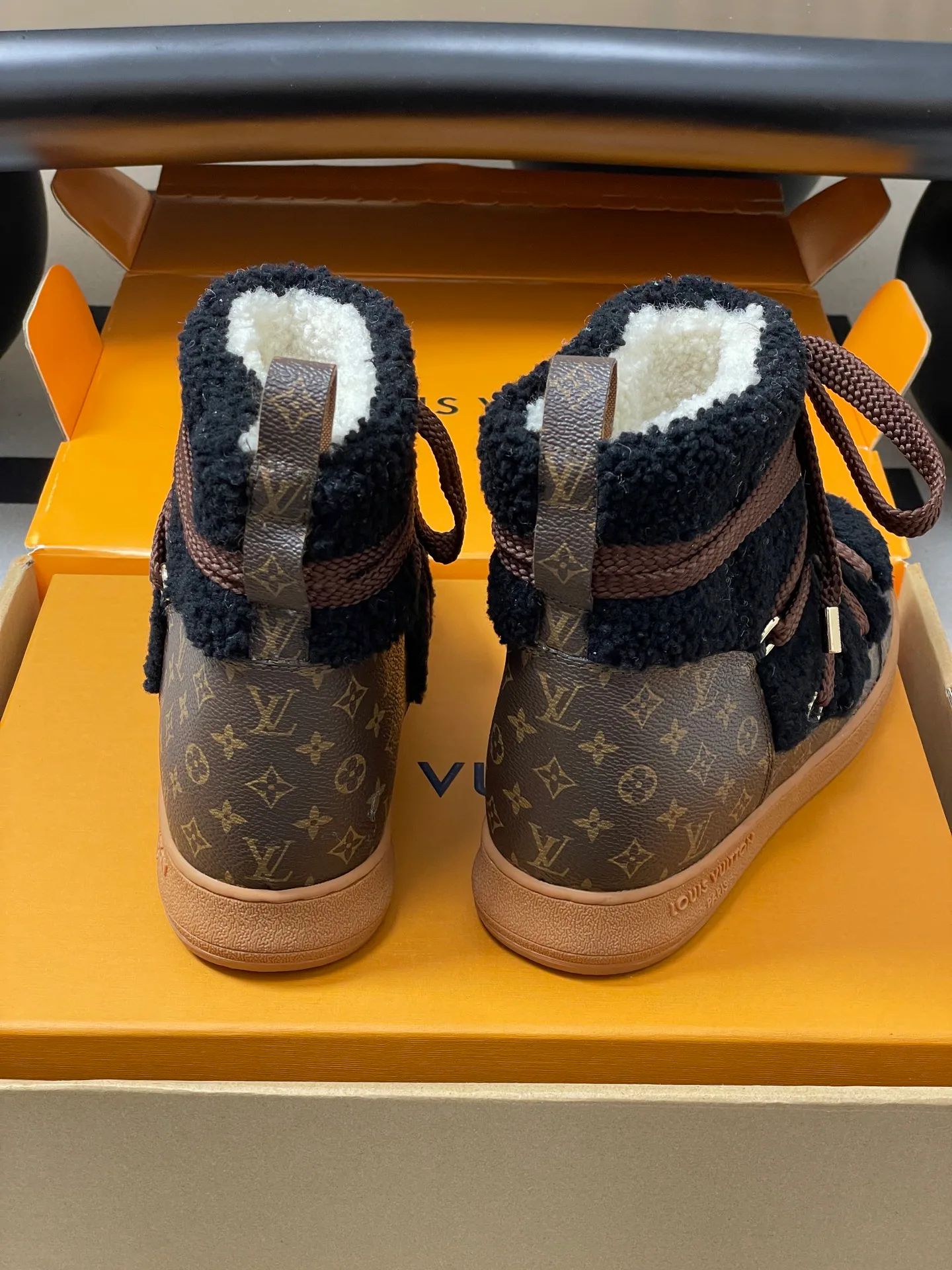 Угги Женские Louis Vuitton 668678