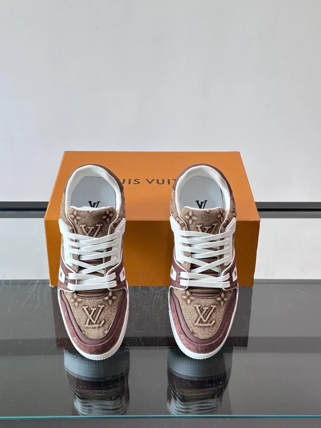 Кроссовки Женские Louis Vuitton 17466868