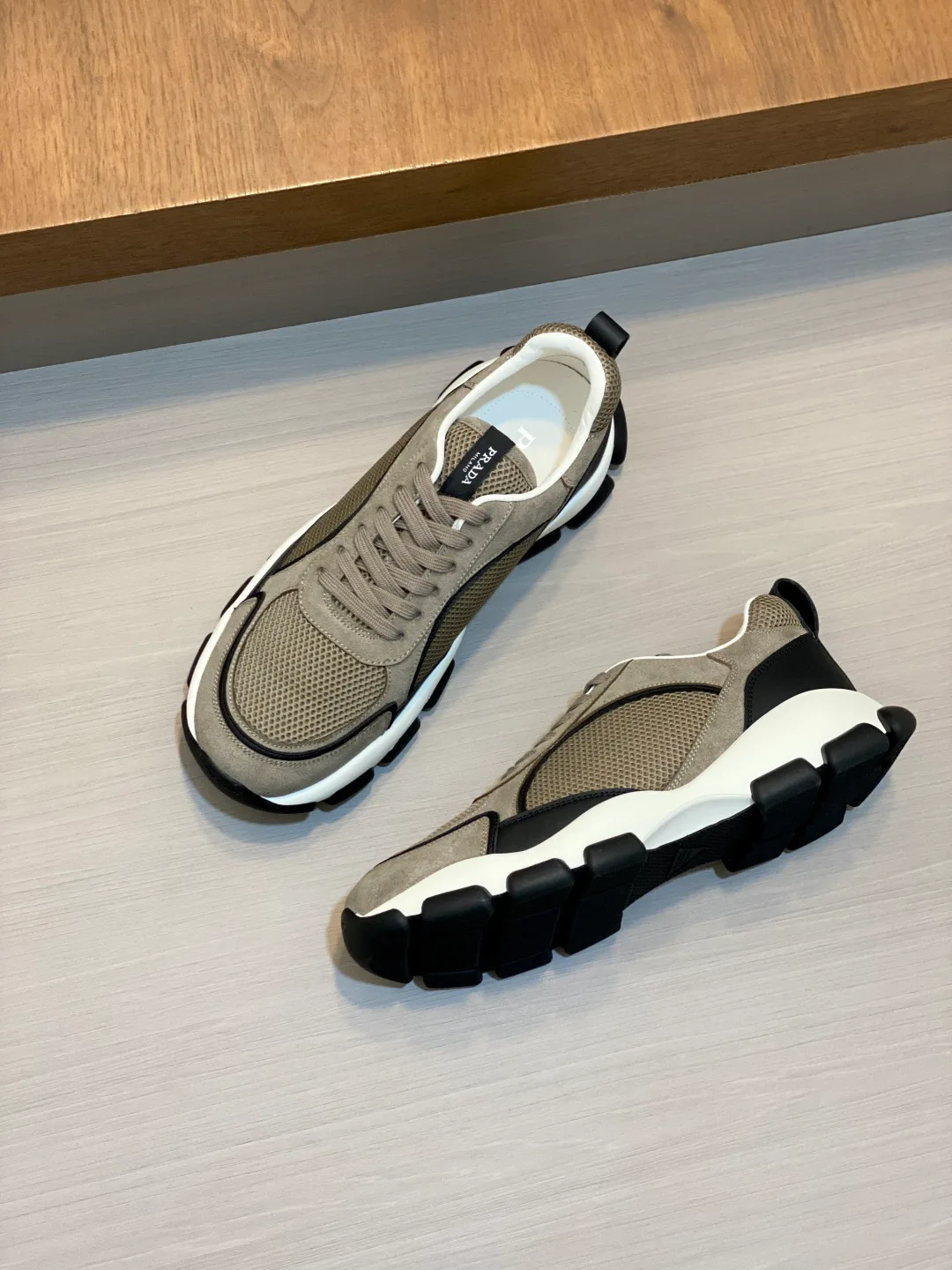 Кроссовки Мужские Prada 18055232