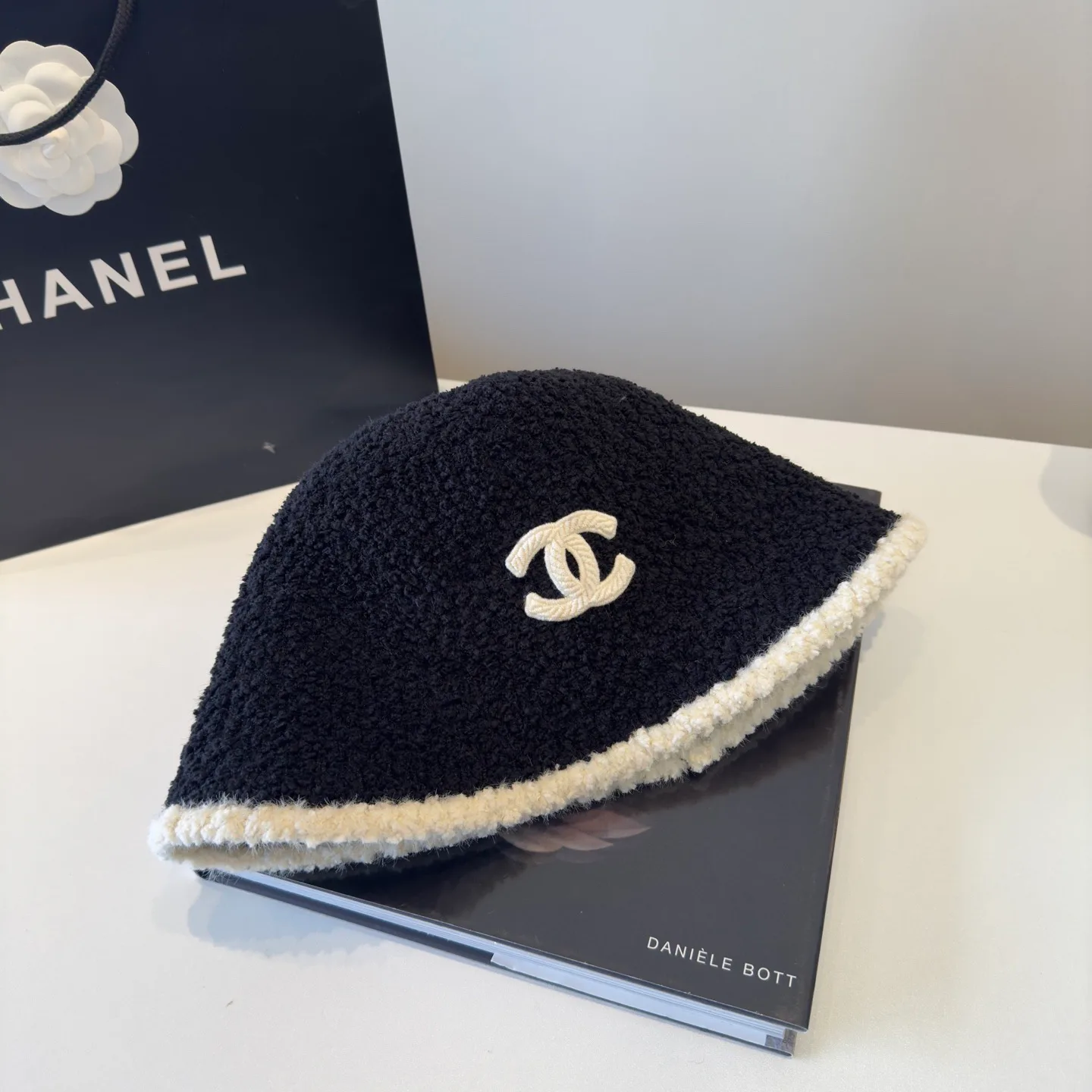 Головные Уборы Chanel 240576