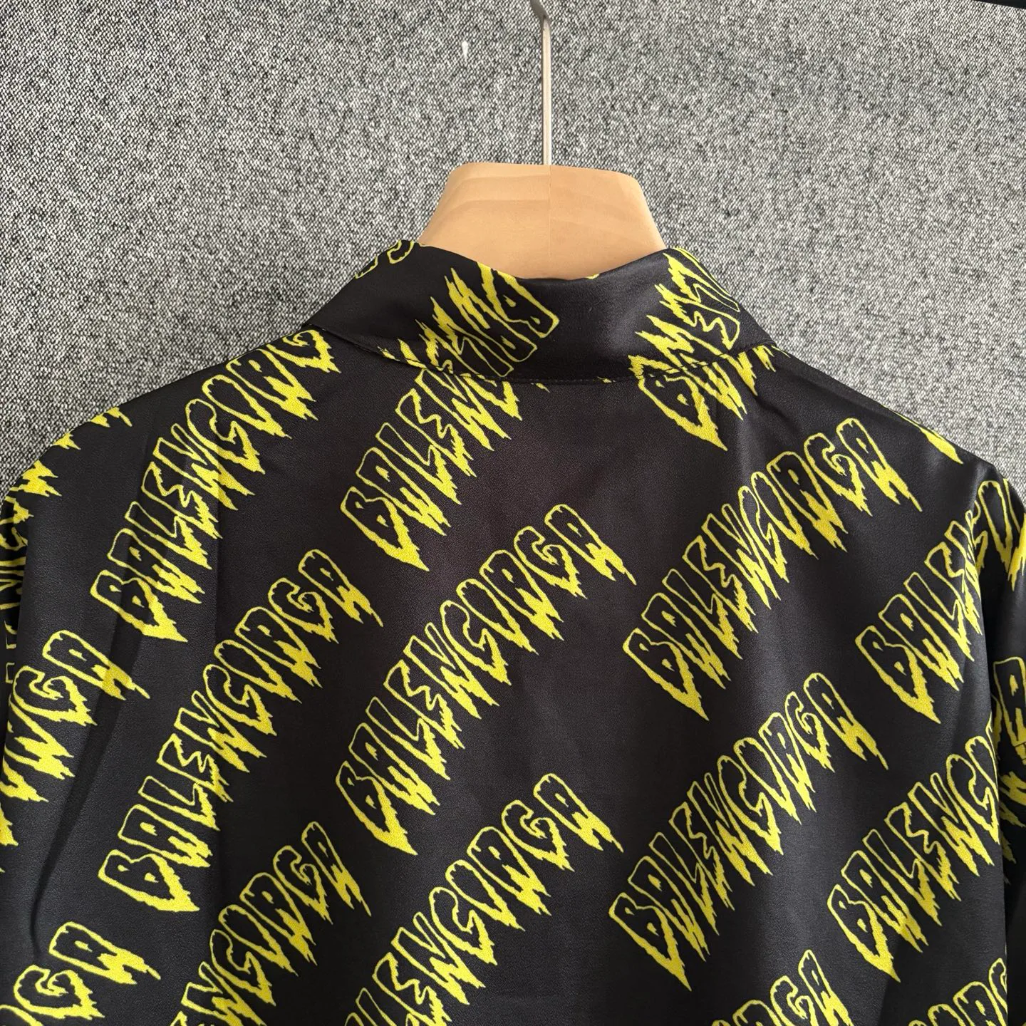 Рубашки Женские Balenciaga 13110713