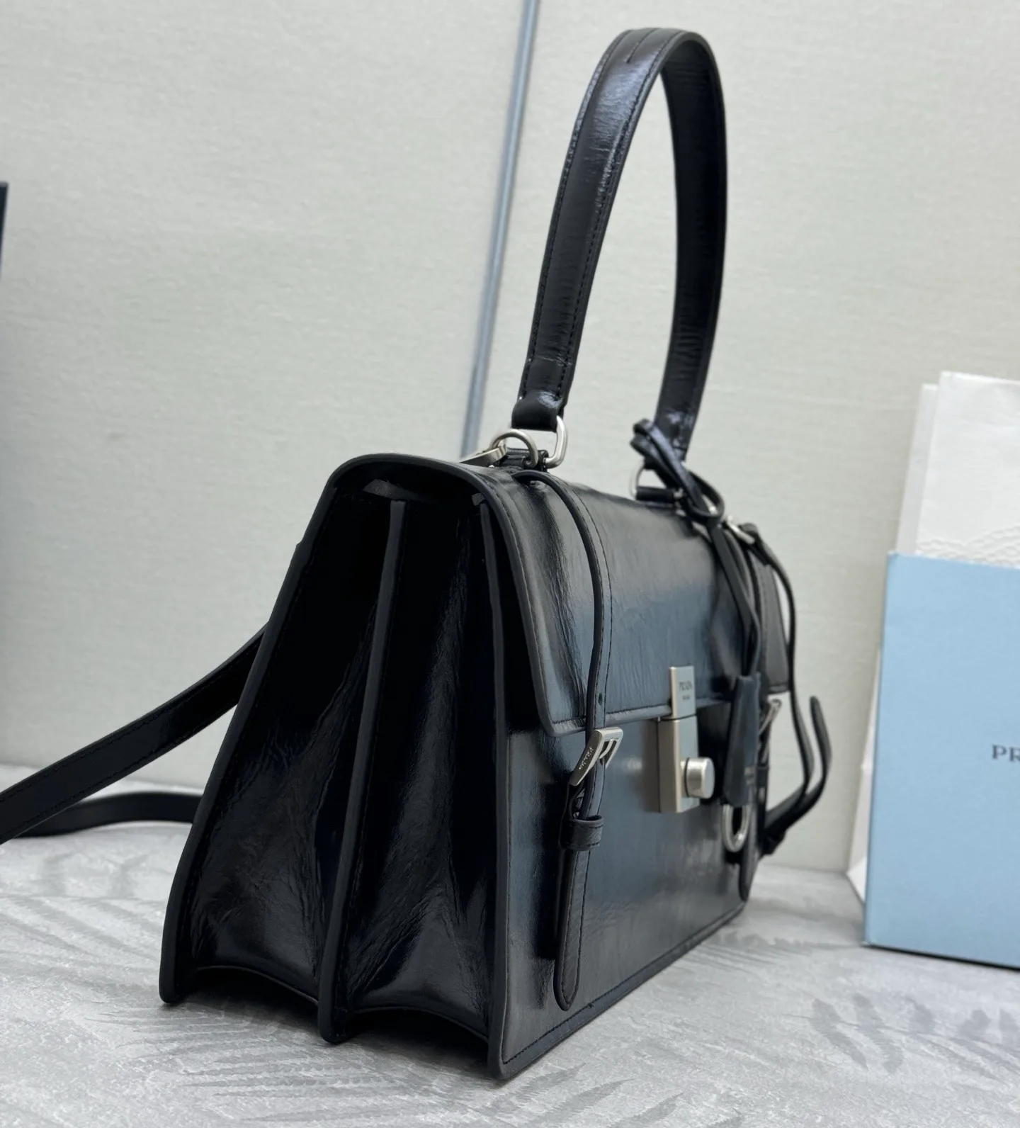 Классические Сумки Женские Prada 11462462