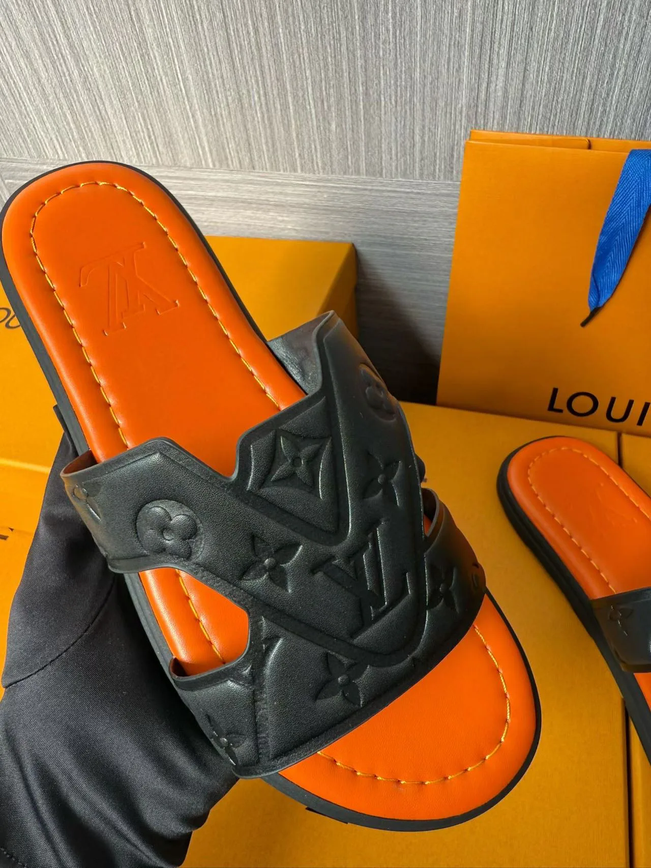 Шлепанцы Женские Louis Vuitton 1845042