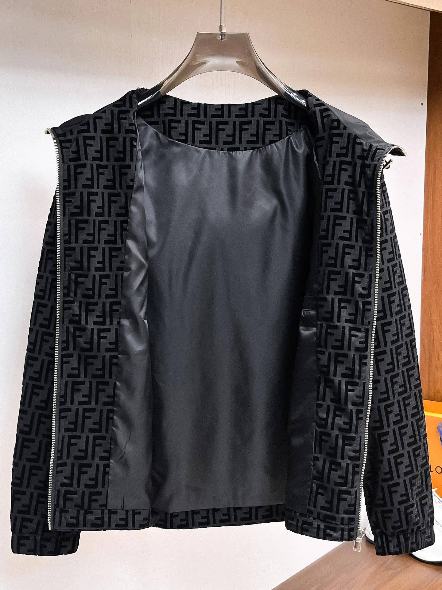 Куртки И Пуховики Мужские Fendi 18197233