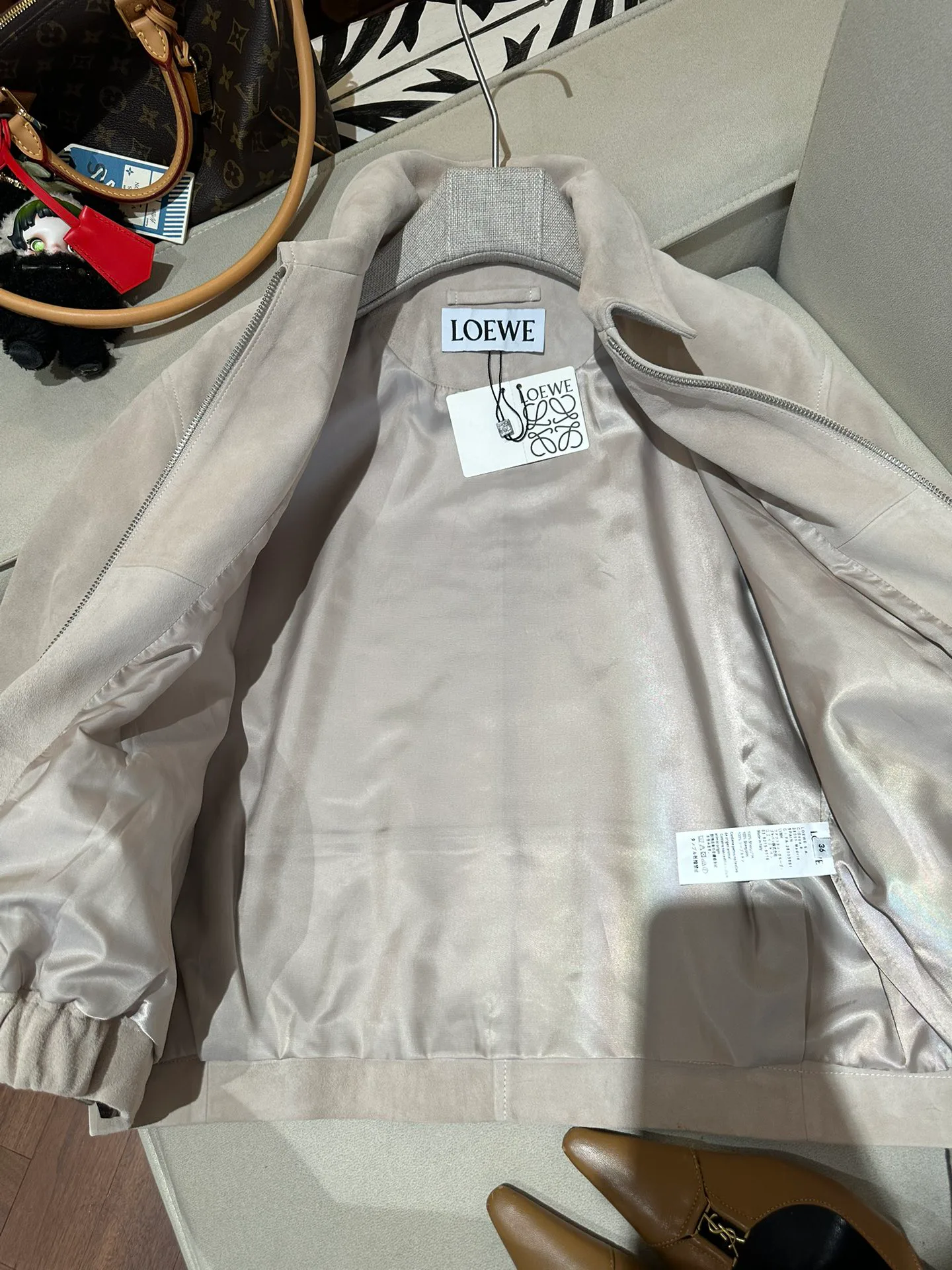 Кожаные Куртки И Дублёнки Женские Loewe 11679734