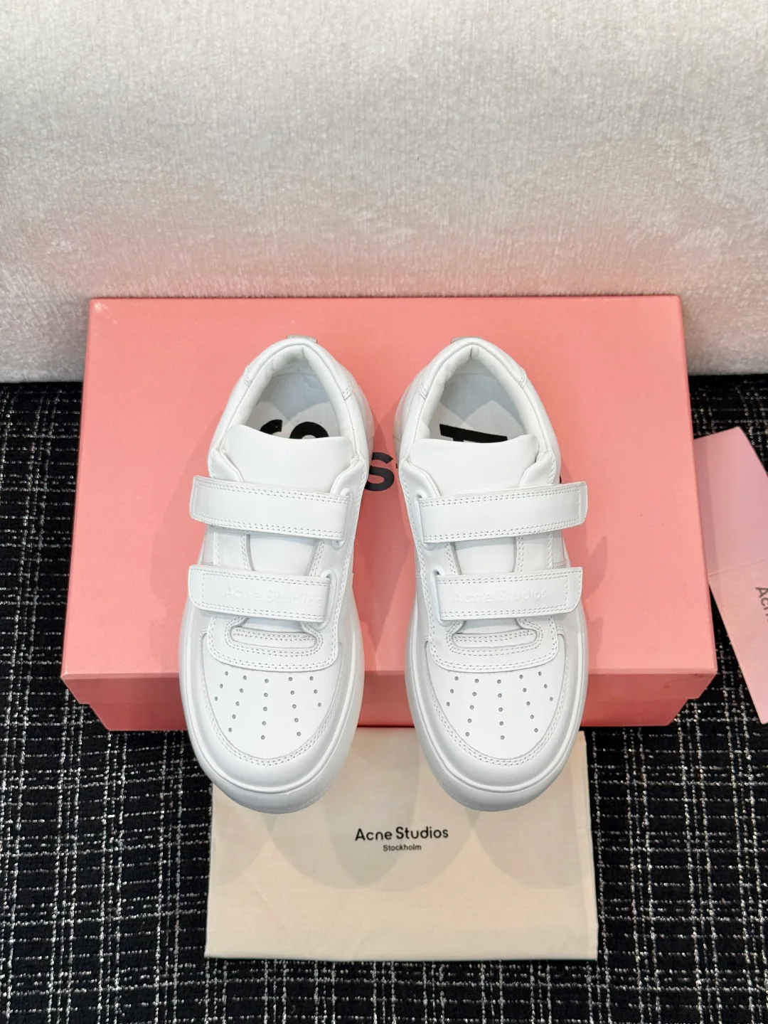 Кроссовки Женские Acne Studios 17978698