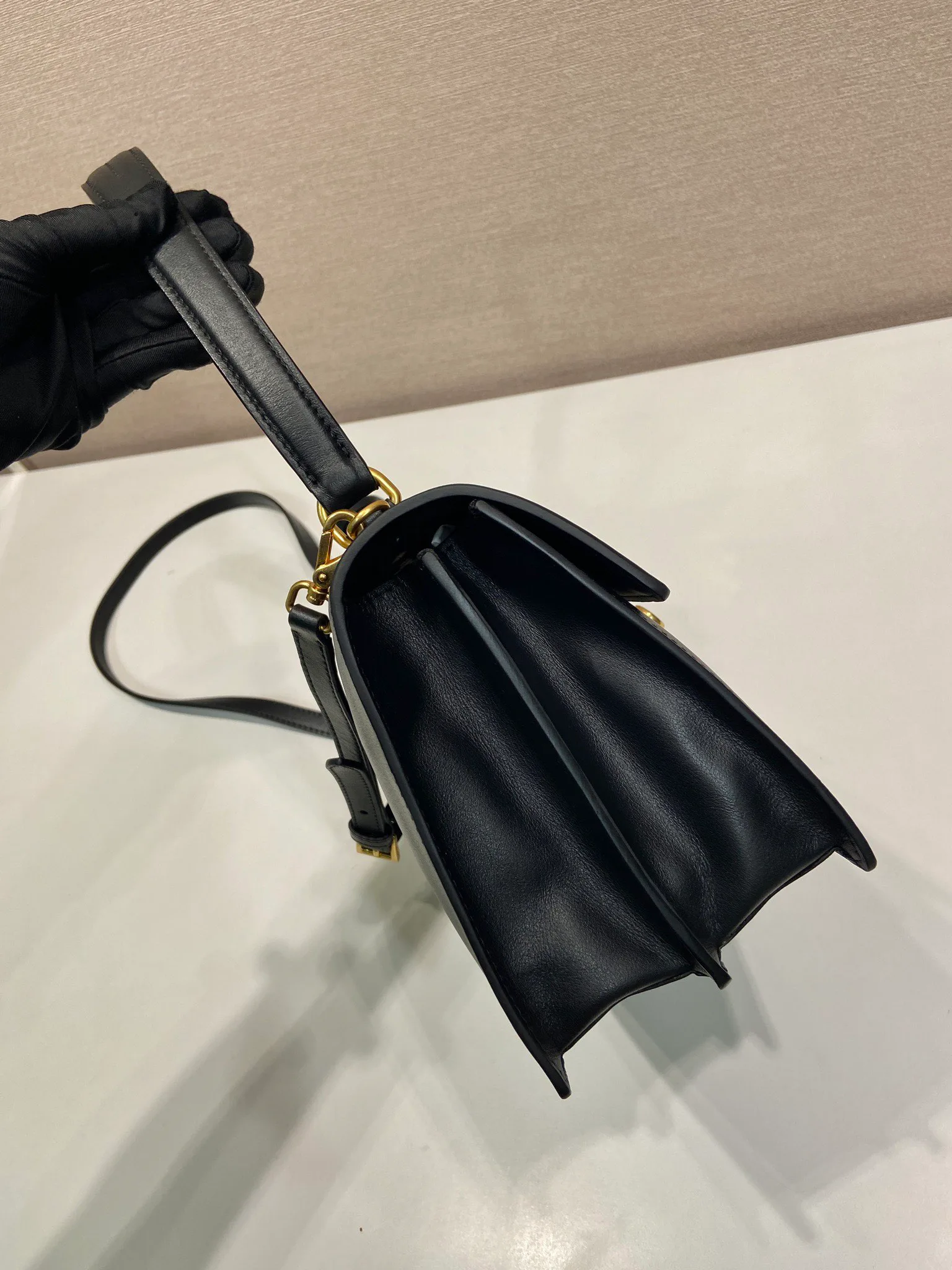 Классические Сумки Женские Prada 21342