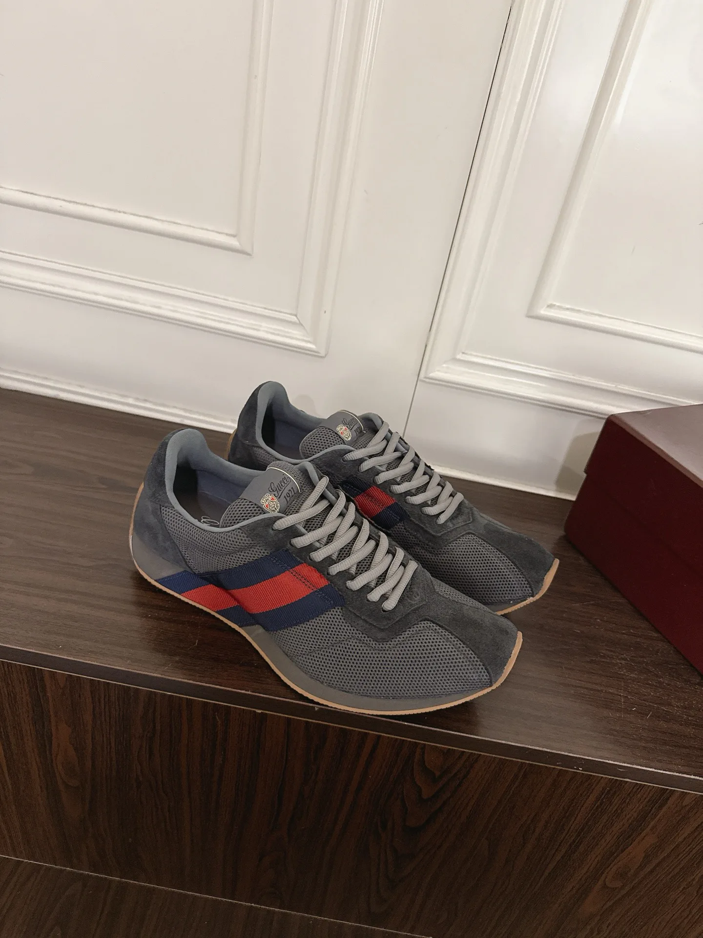 Кроссовки Женские Gucci 17946892