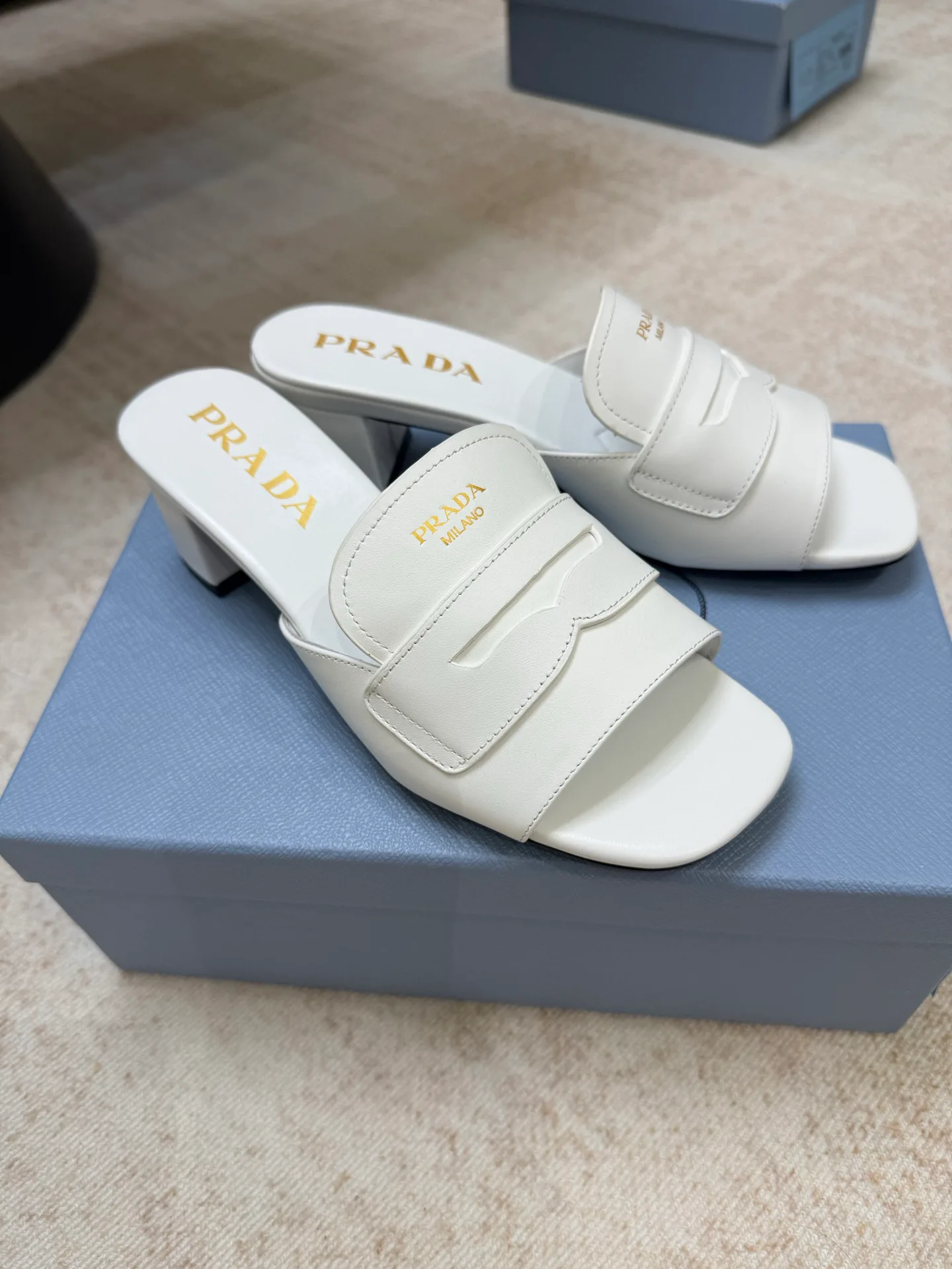 Сандалии Женские Prada 11608897