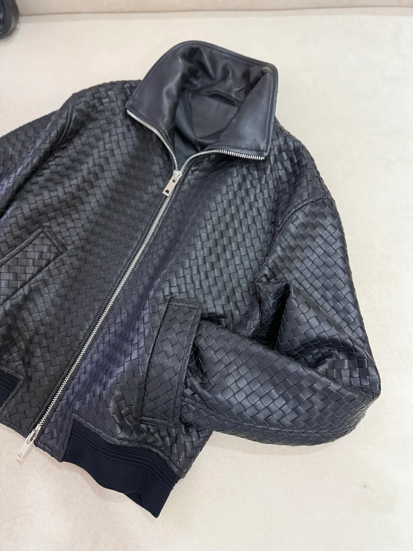 Кожаные Куртки И Дублёнки Женские Bottega Veneta 18208783
