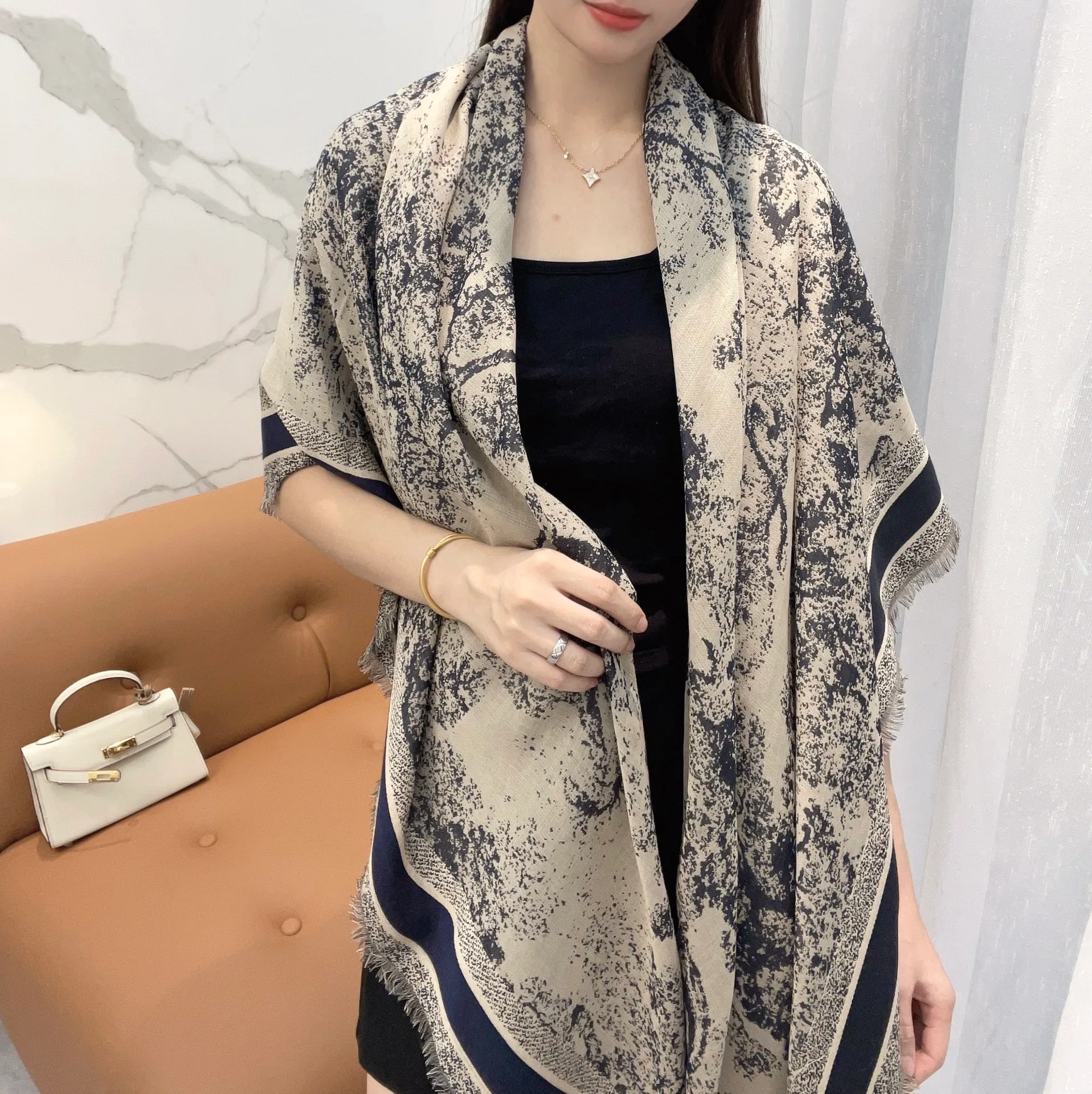 Шарфы Christian Dior 17874835