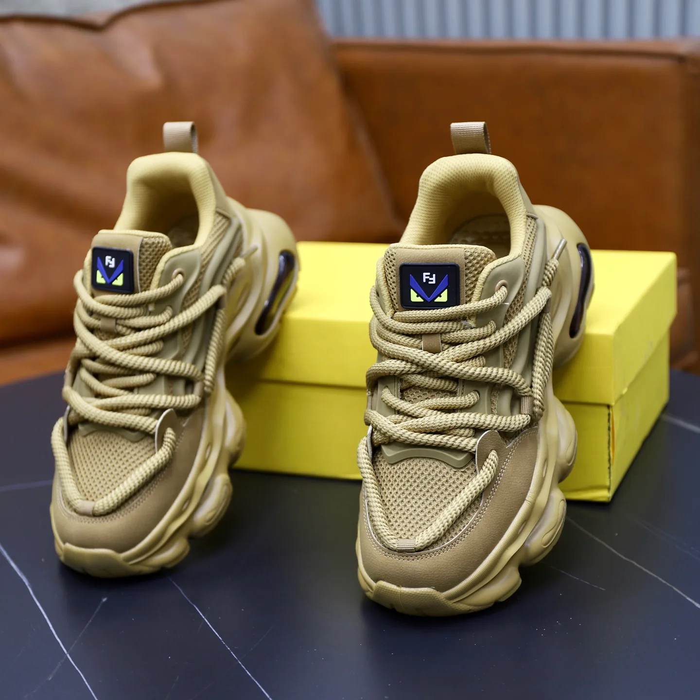 Кроссовки Женские Fendi 211519