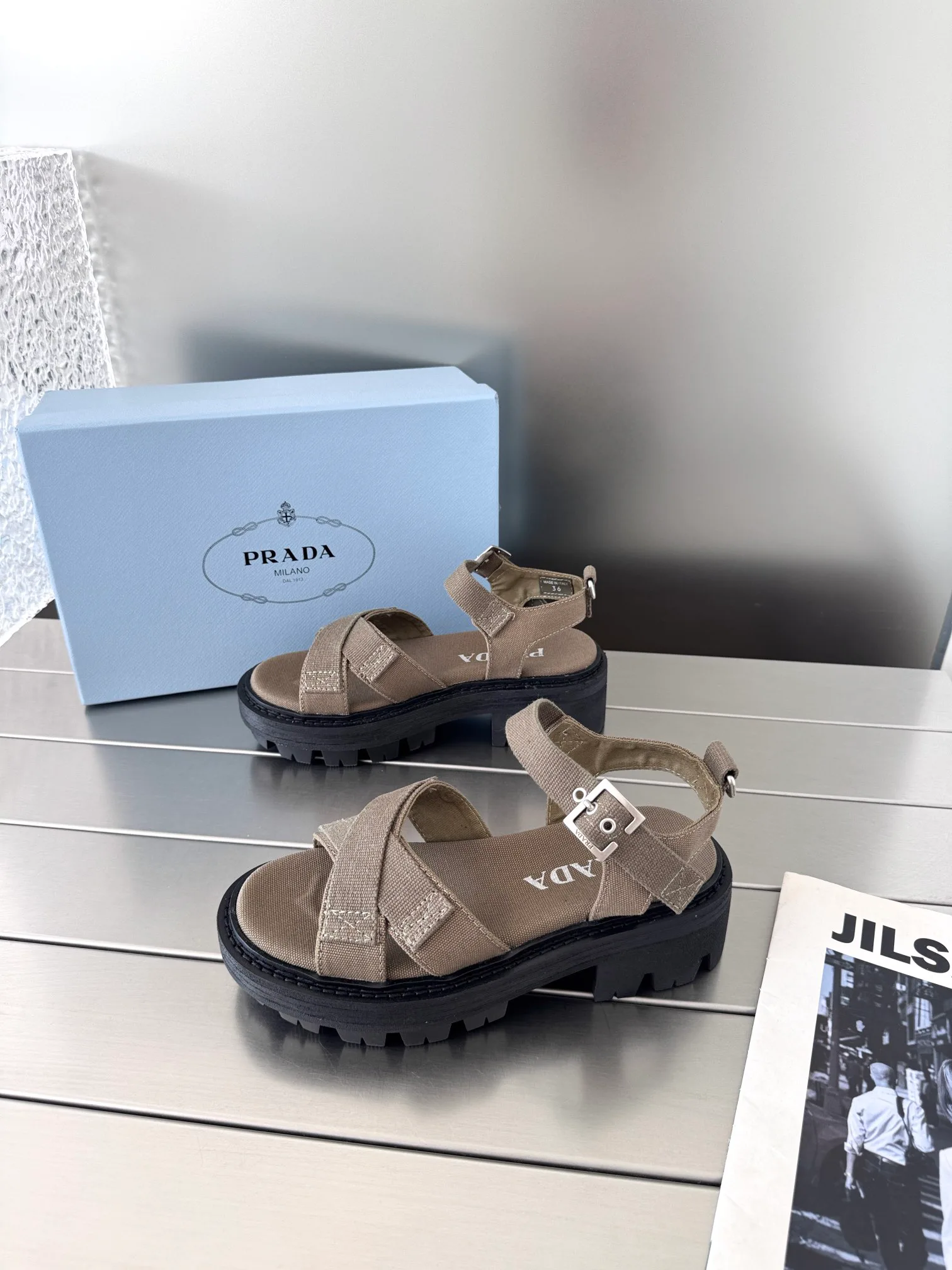 Сандалии Женские Prada 12245196