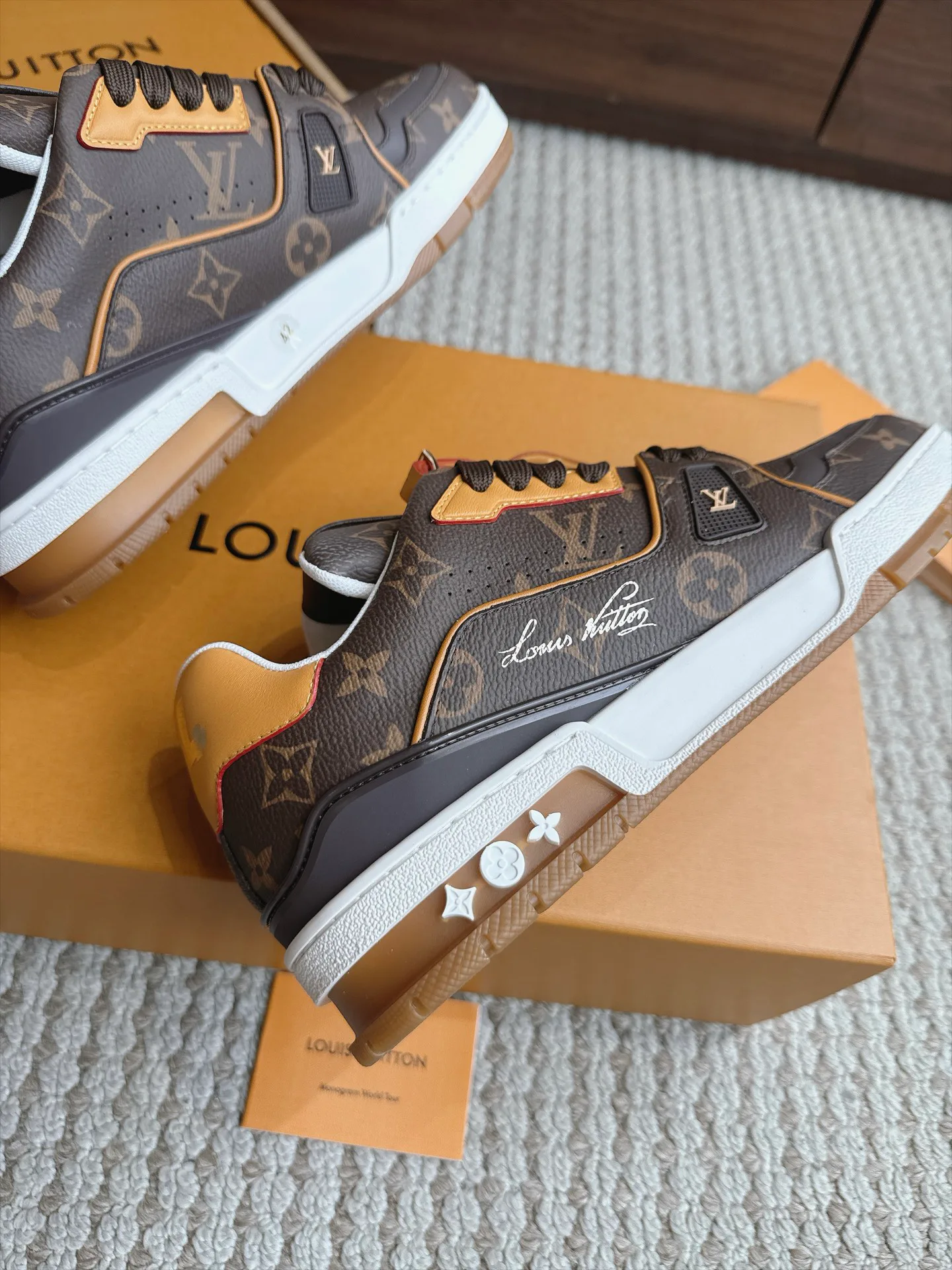Кроссовки Мужские Louis Vuitton 18039310