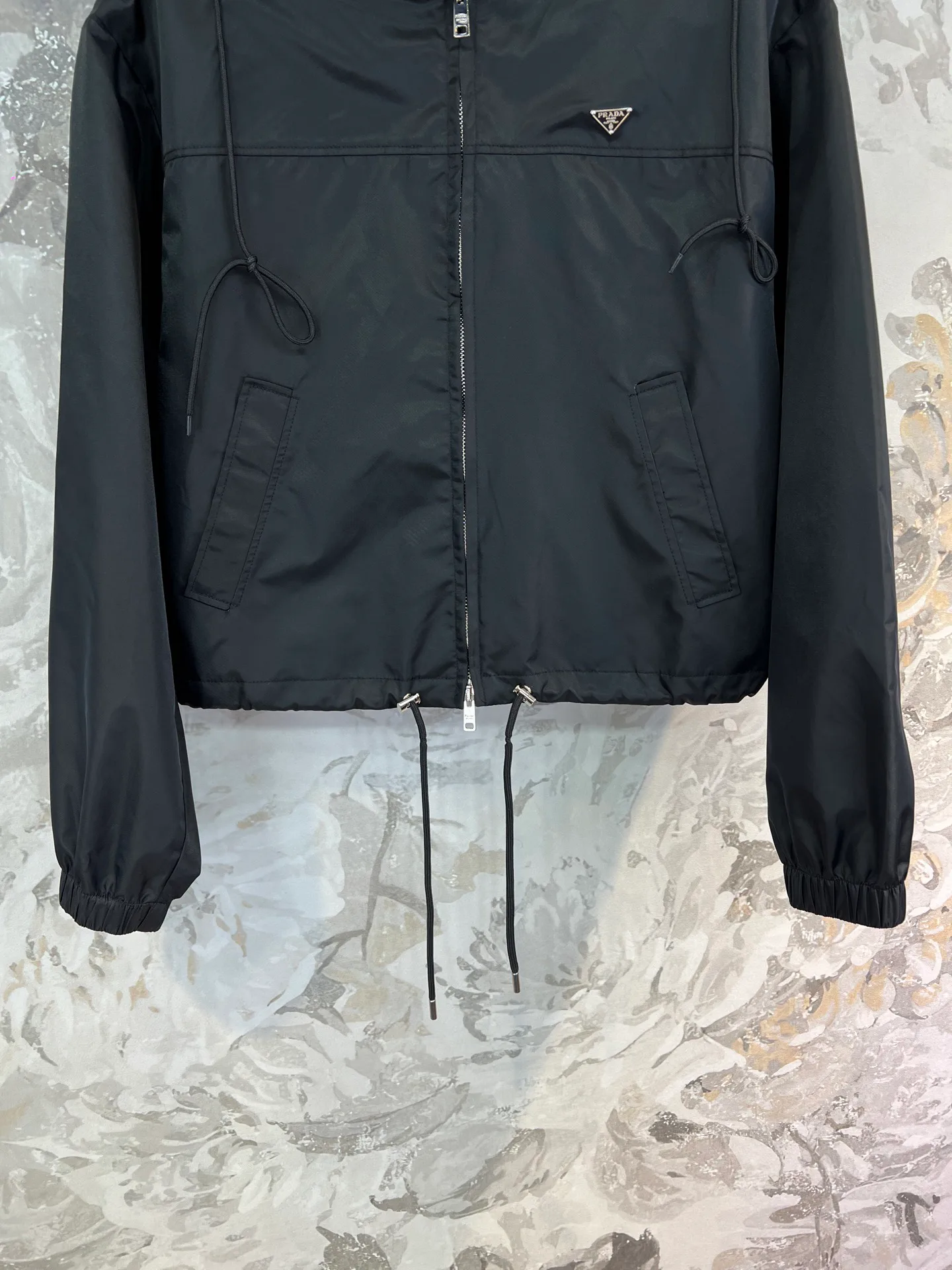 Куртки И Пуховики Женские Prada 18428493