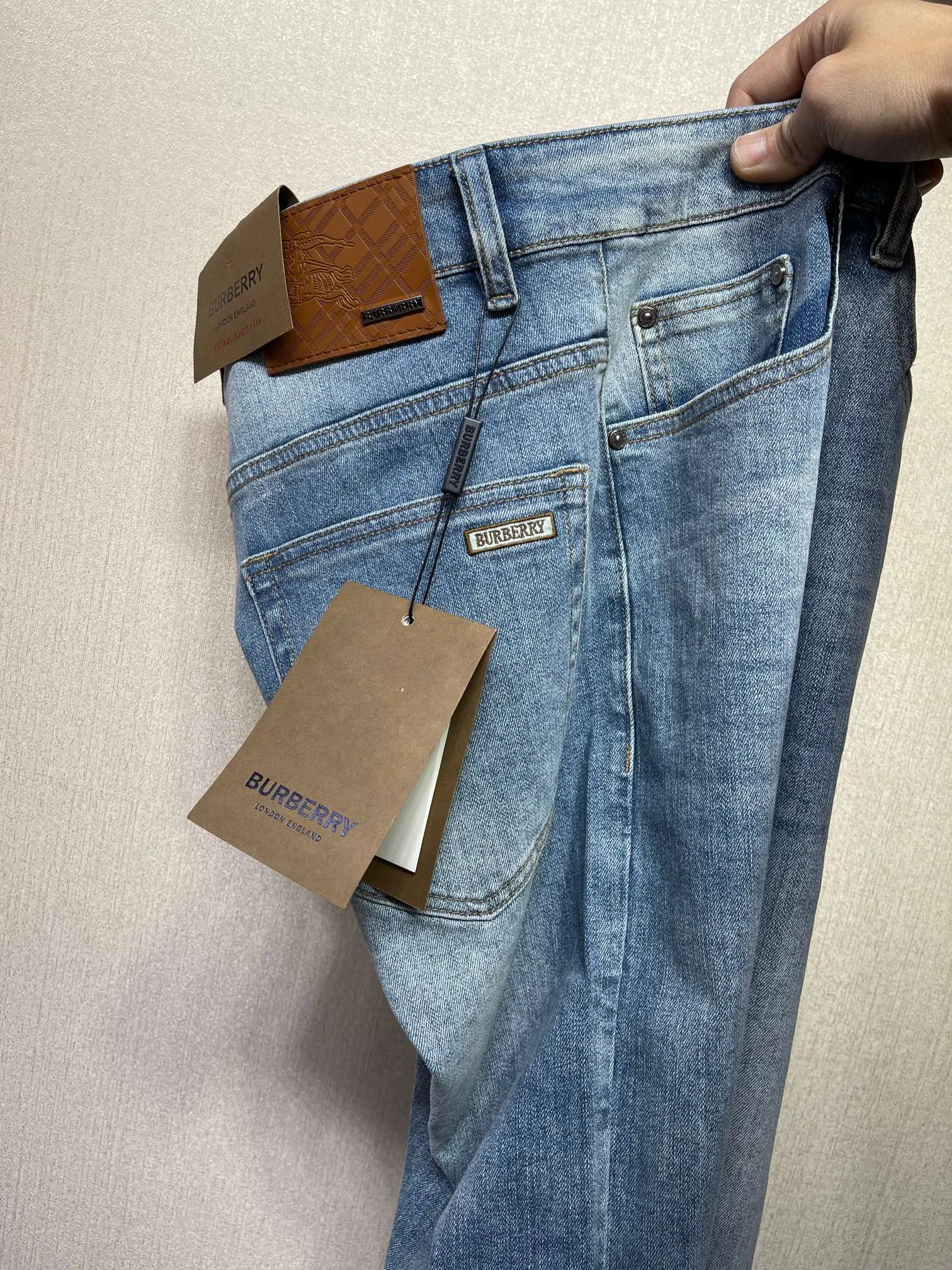 Джинсы Мужские Burberry 12551772