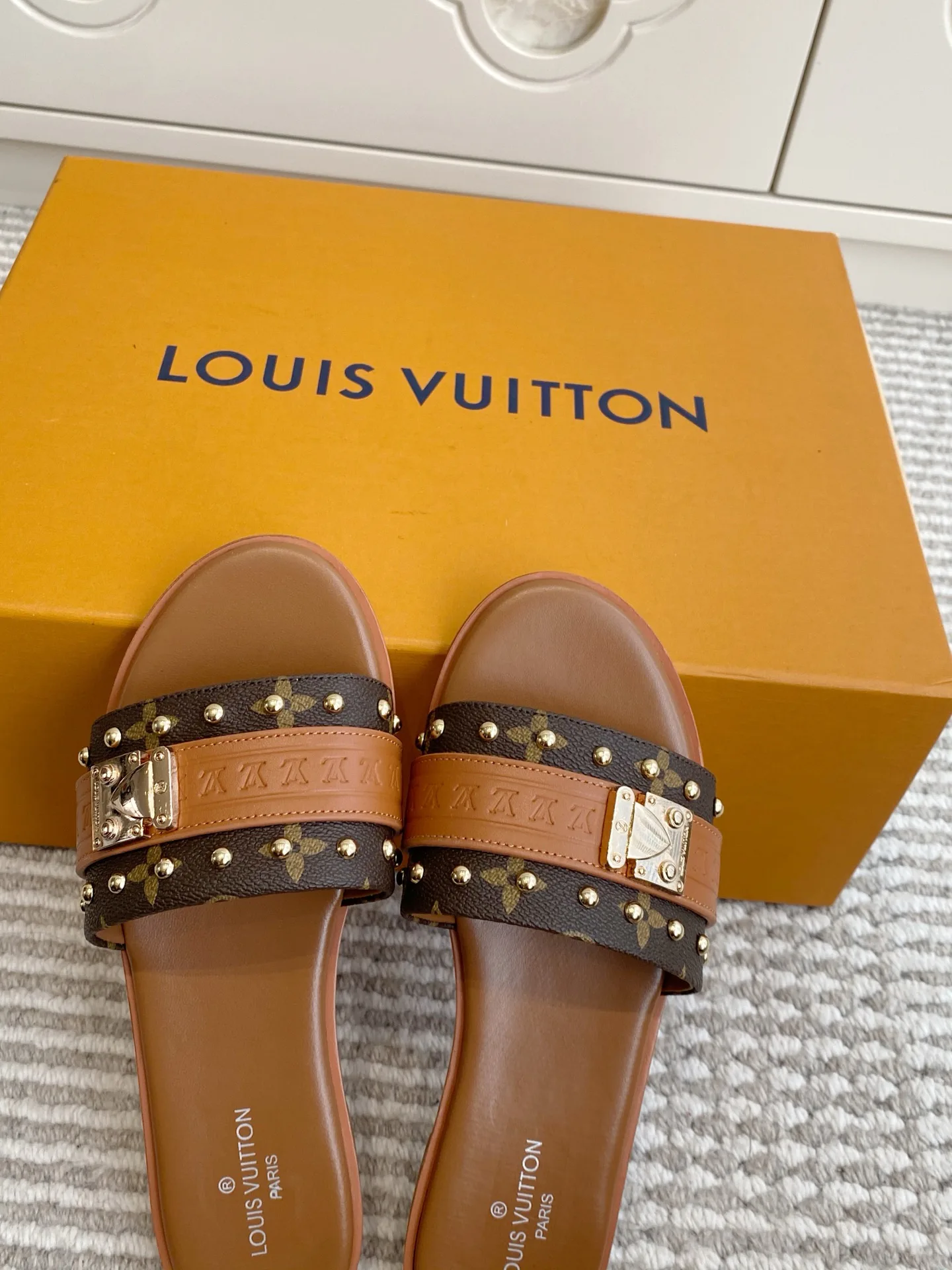 Шлепанцы Женские Louis Vuitton 11701936