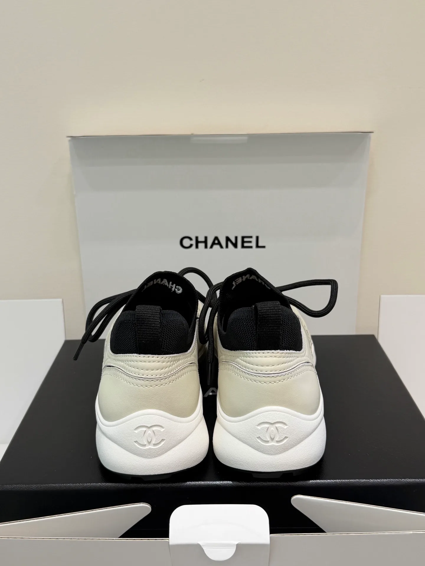 Кроссовки Женские Chanel 17464740