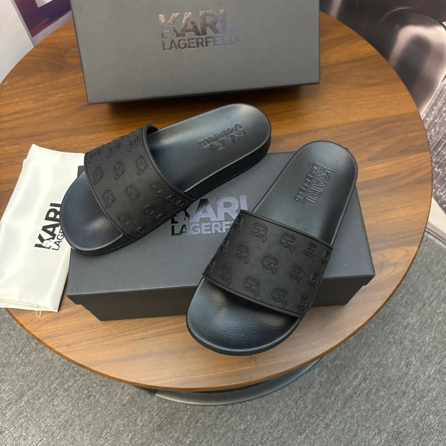 Шлепанцы Женские Karl Lagerfeld 11632821