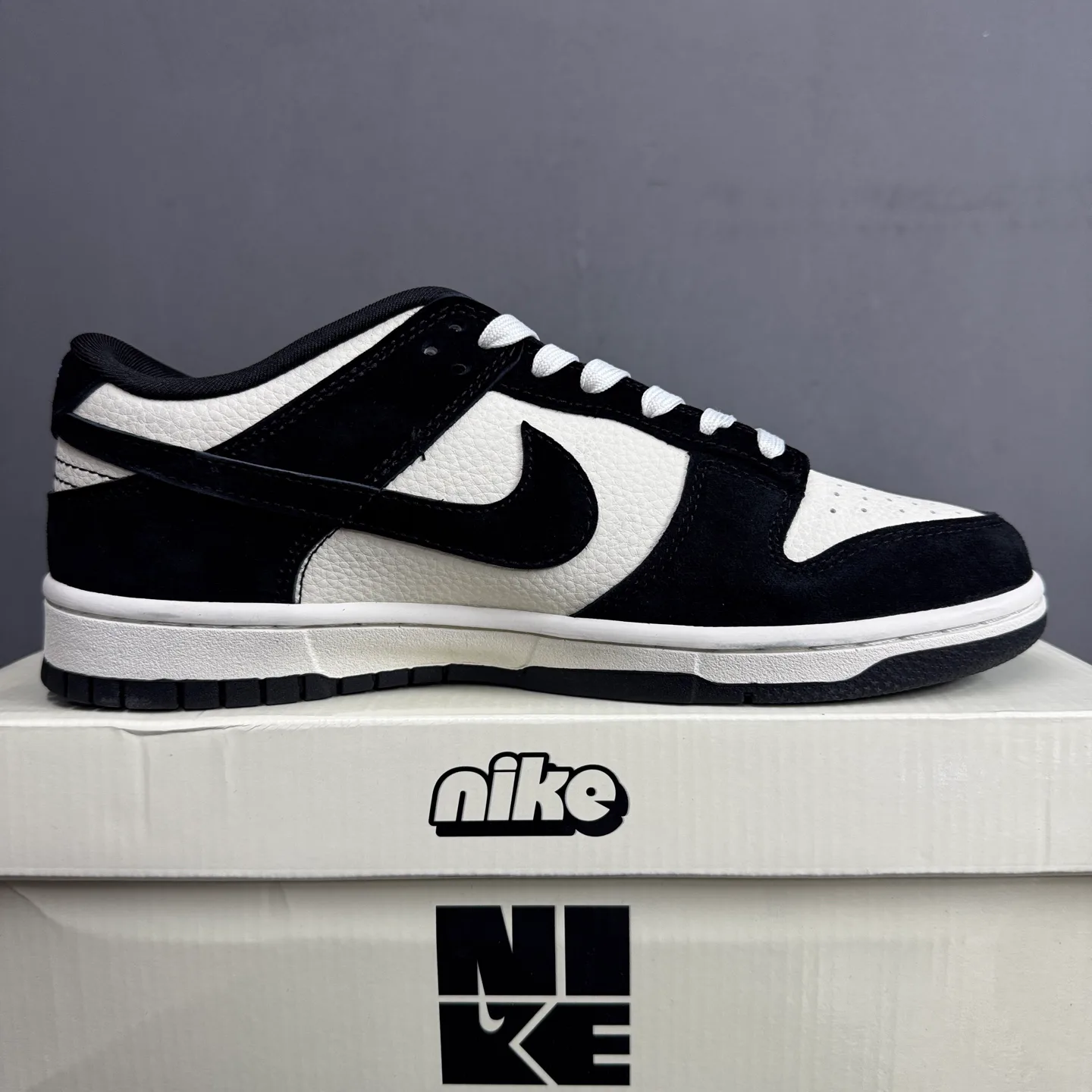 Кроссовки Женские Nike 374053