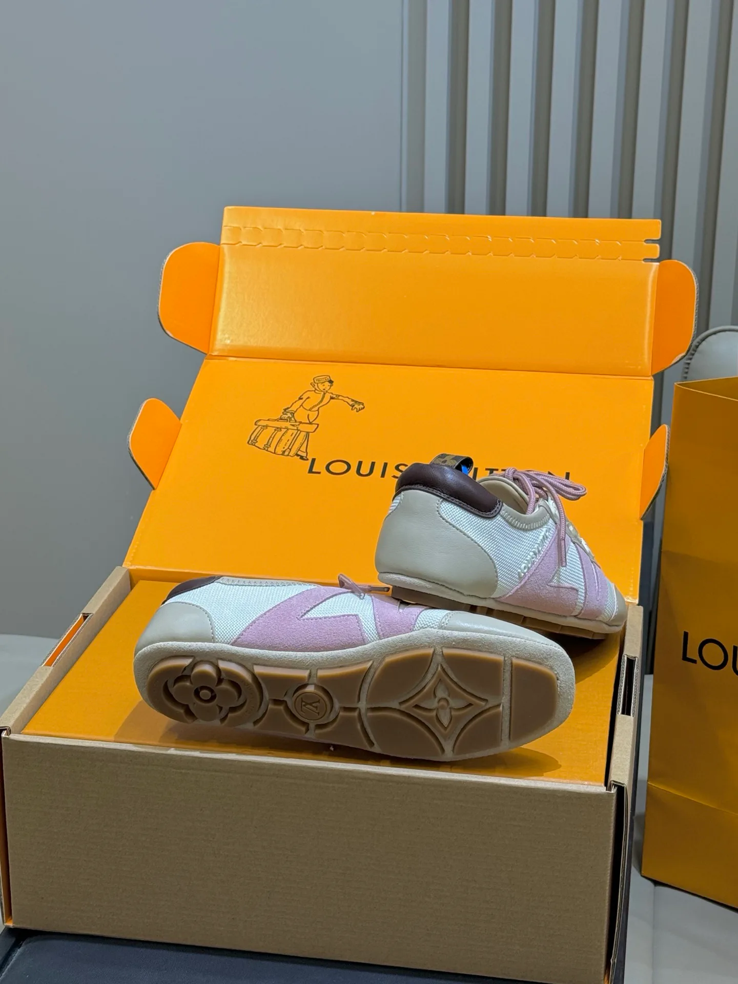 Кроссовки Женские Louis Vuitton 870527